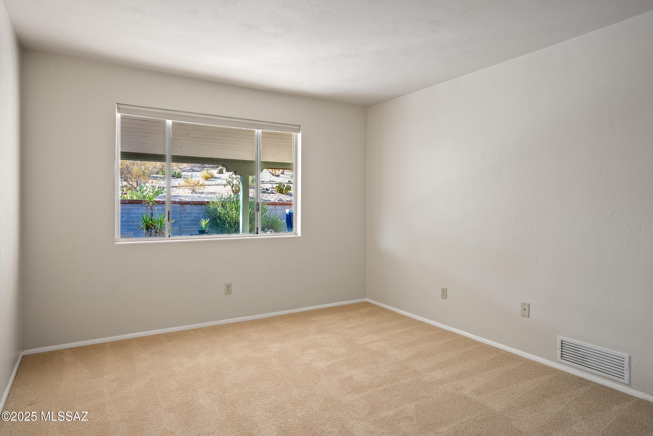 6015 N Camino De Santa Valera