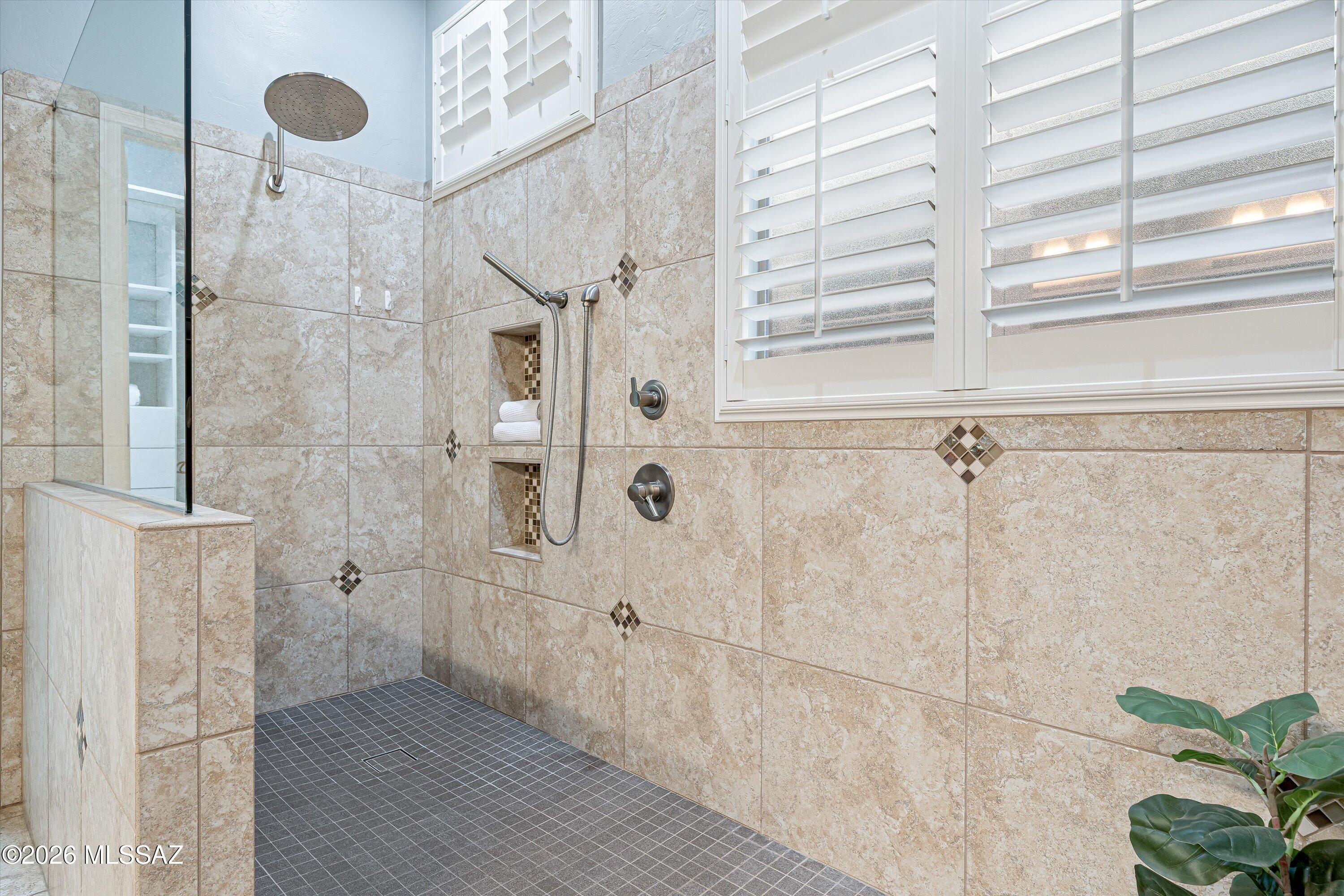 11583 N Via De La Verbenita