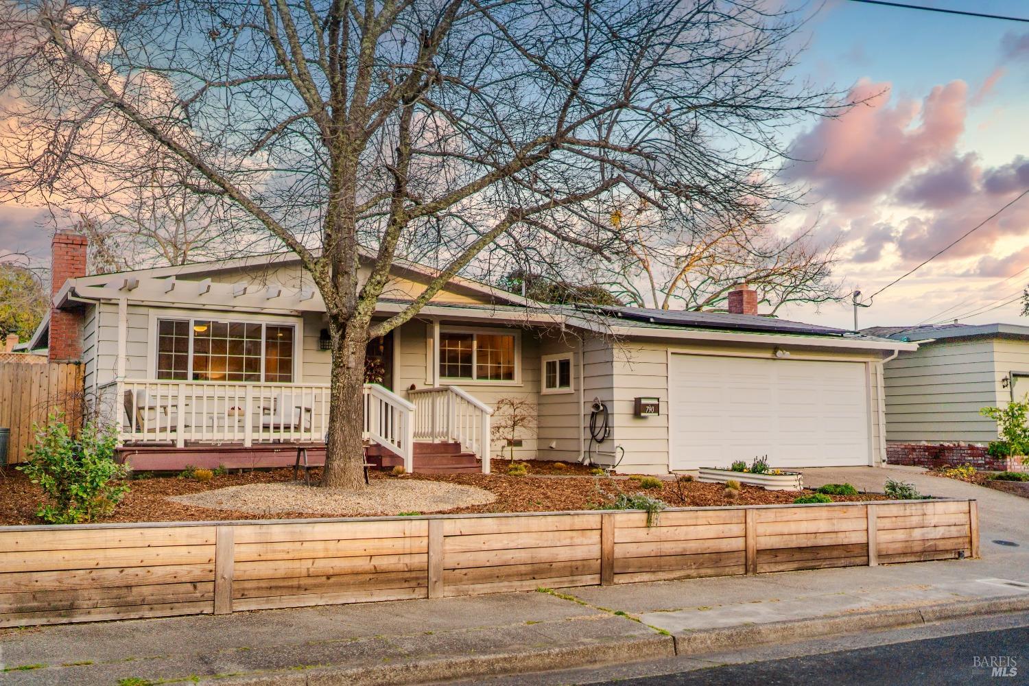790 White Gates Ave
