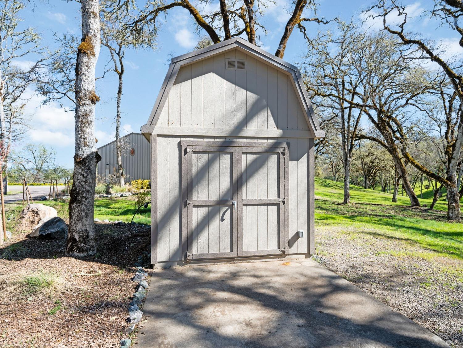 3215 Deerwood Dr