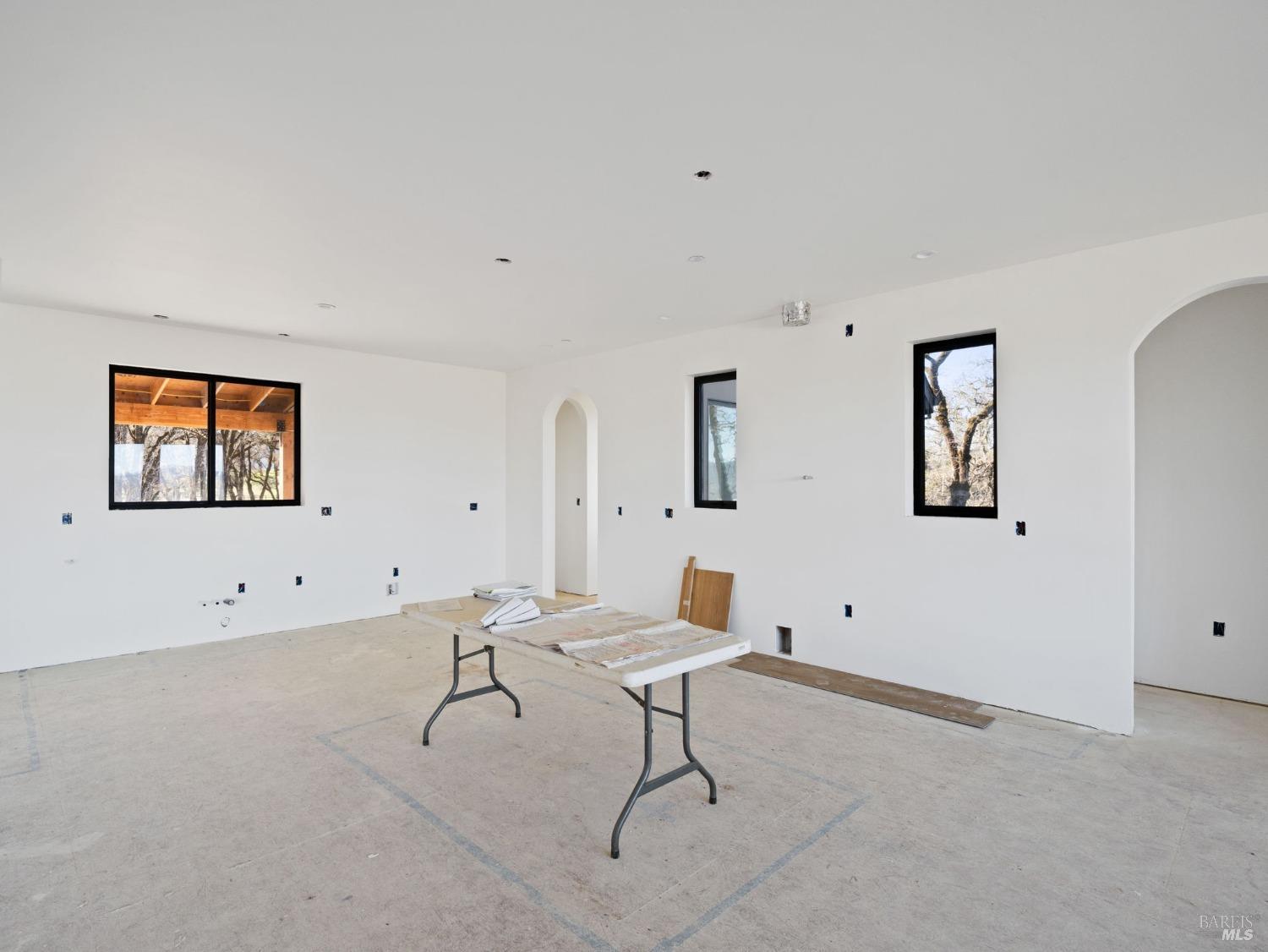 3215 Deerwood Dr