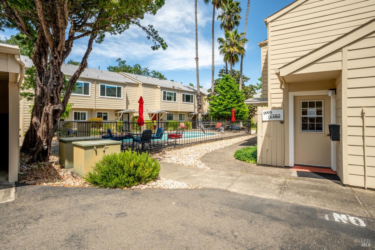 280 San Jacinta Dr #J