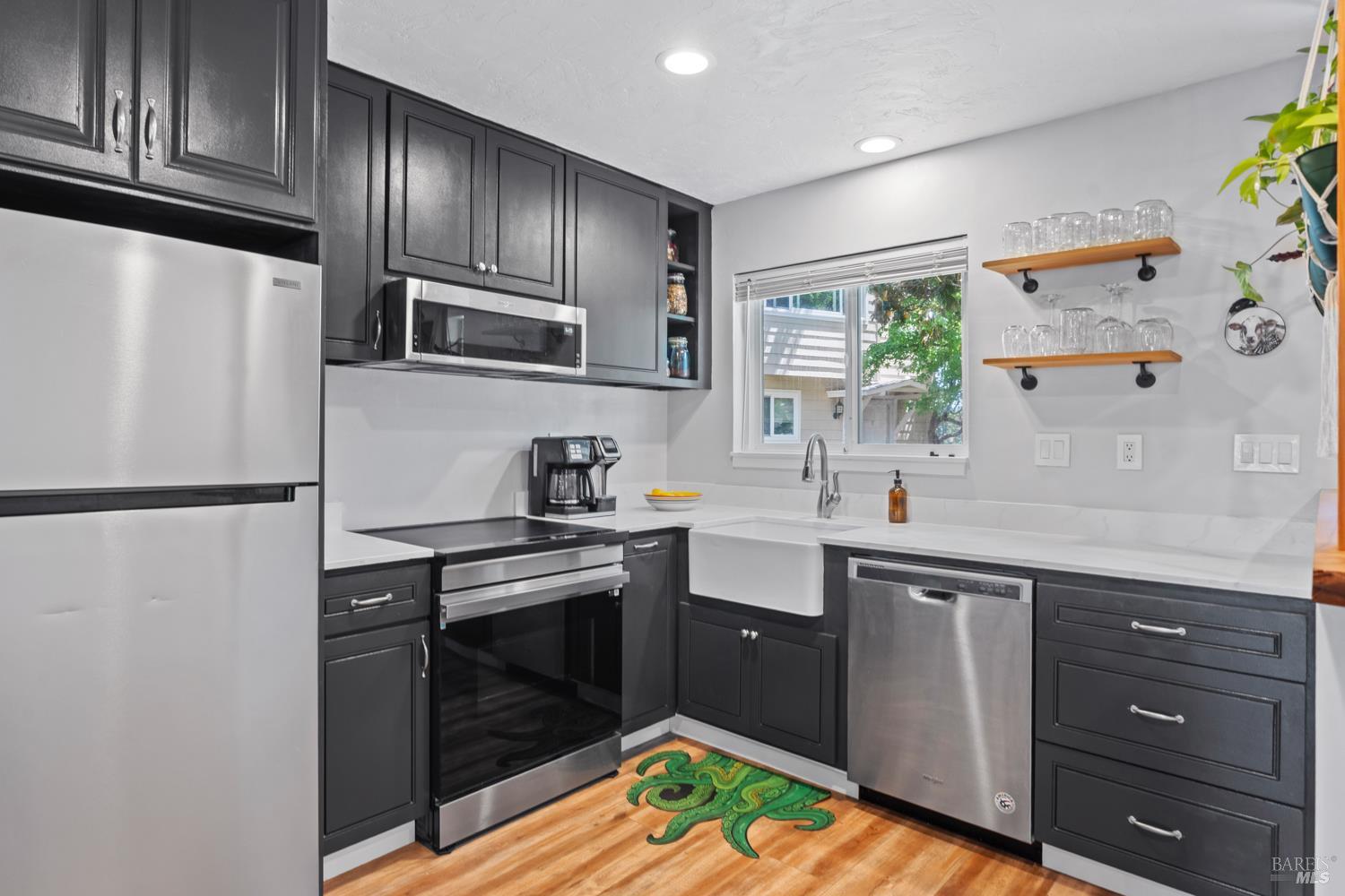 280 San Jacinta Dr #J