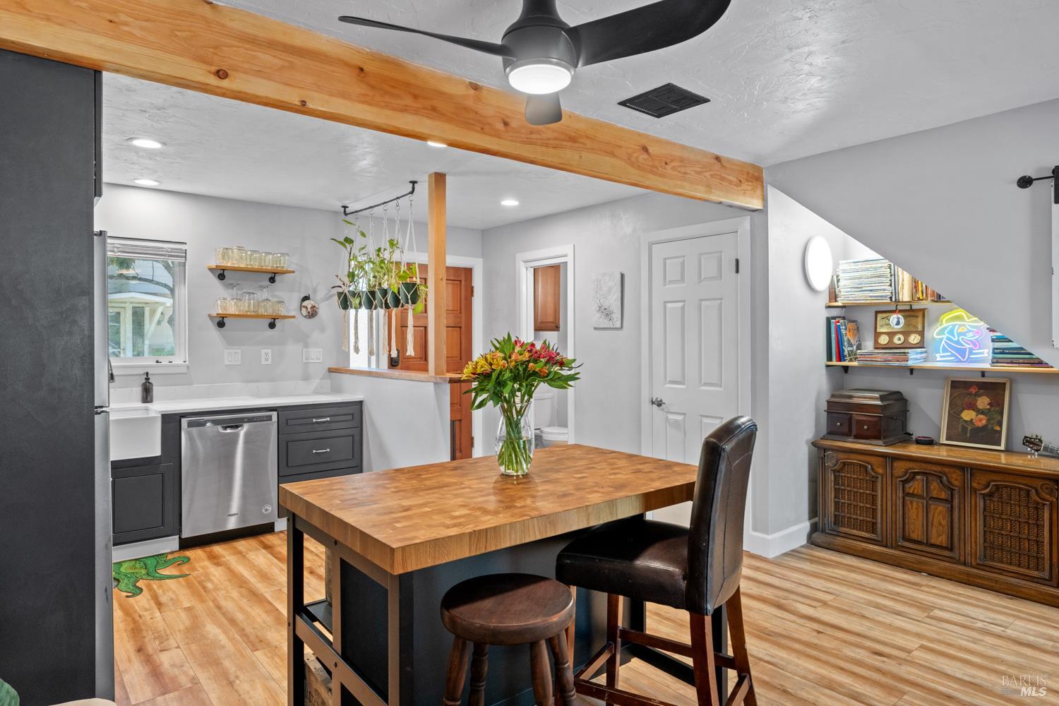 280 San Jacinta Dr #J