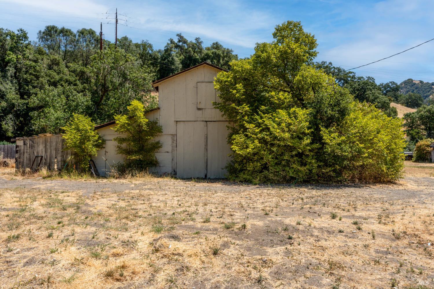 18211 S Highway 101