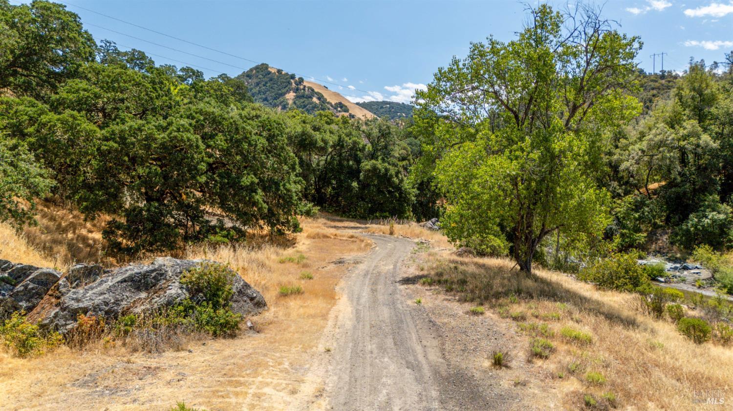 18211 S Highway 101