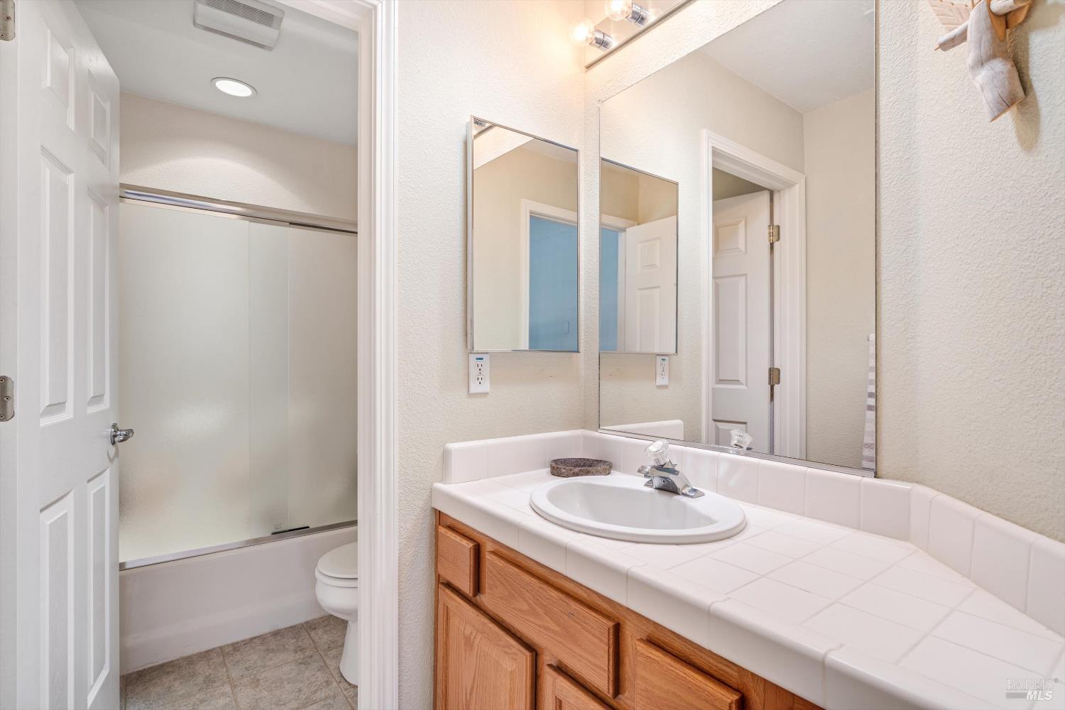 1703 Spur Ridge Lane