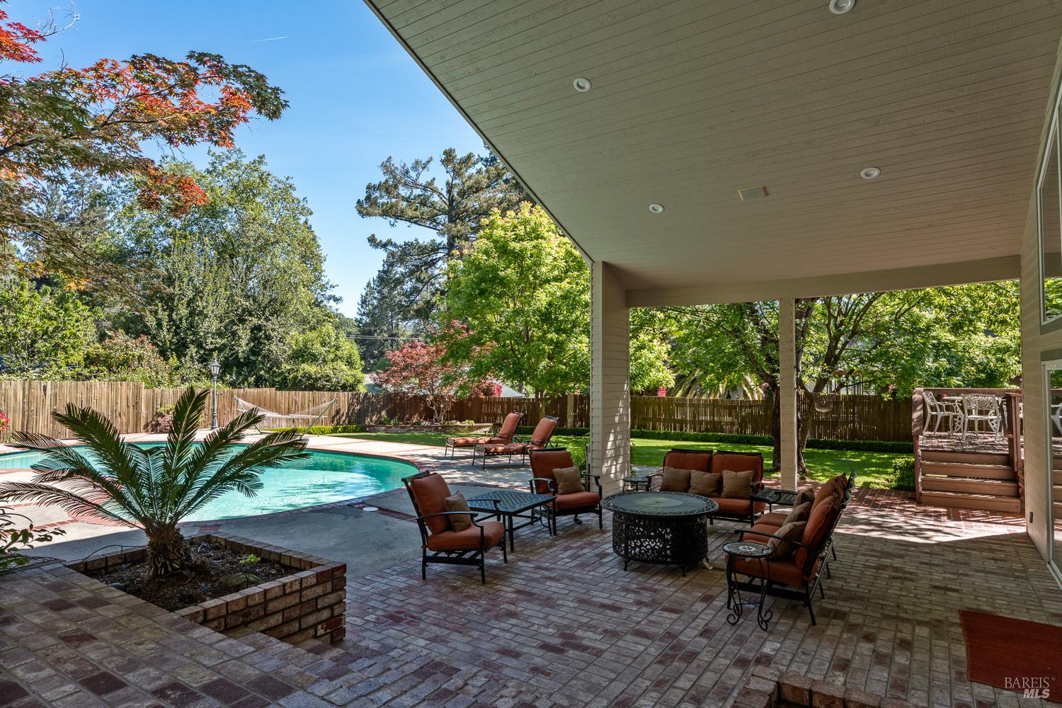 1560 Crane Terrace