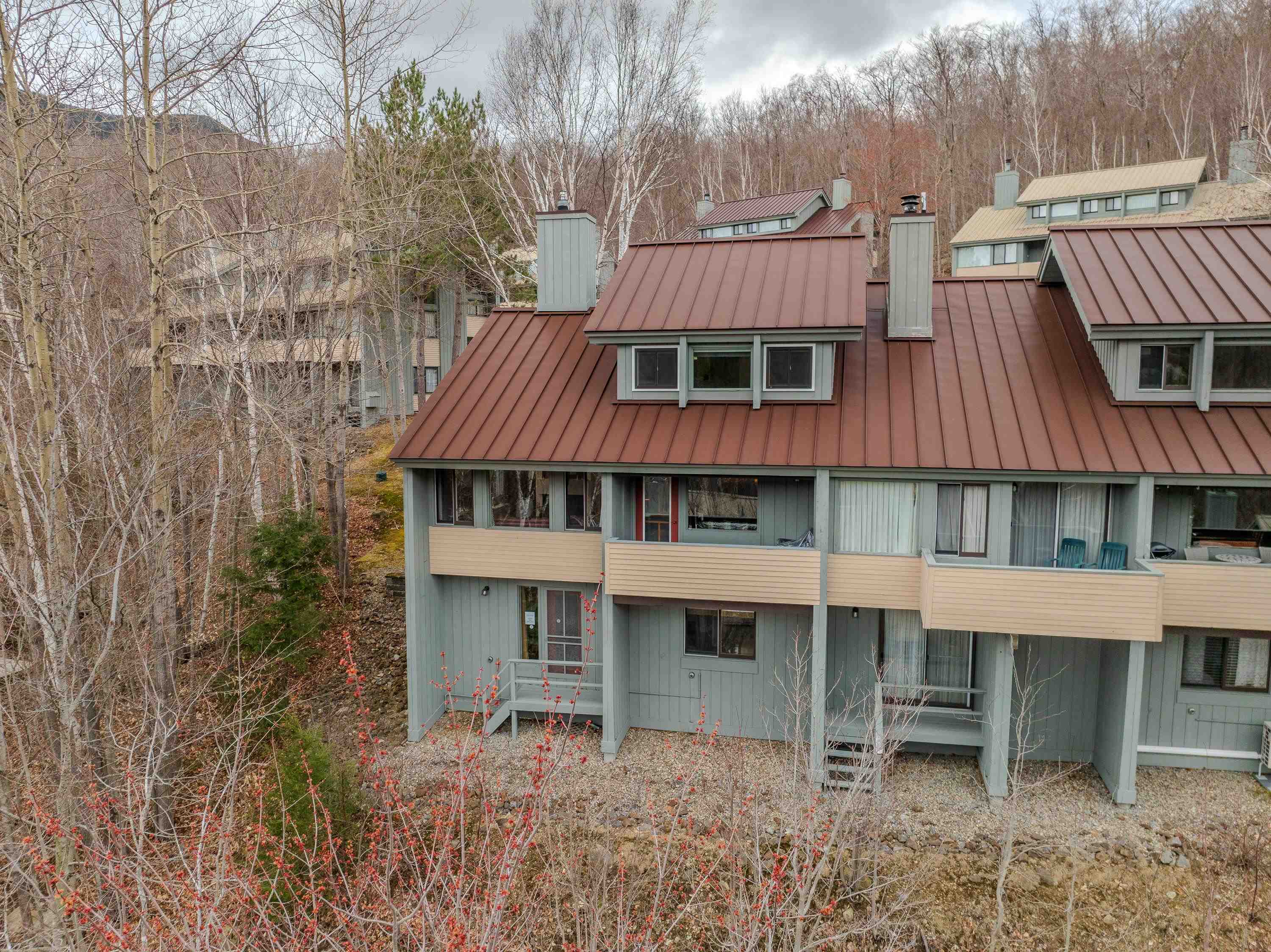 34 Ravine Lane Unit: 3