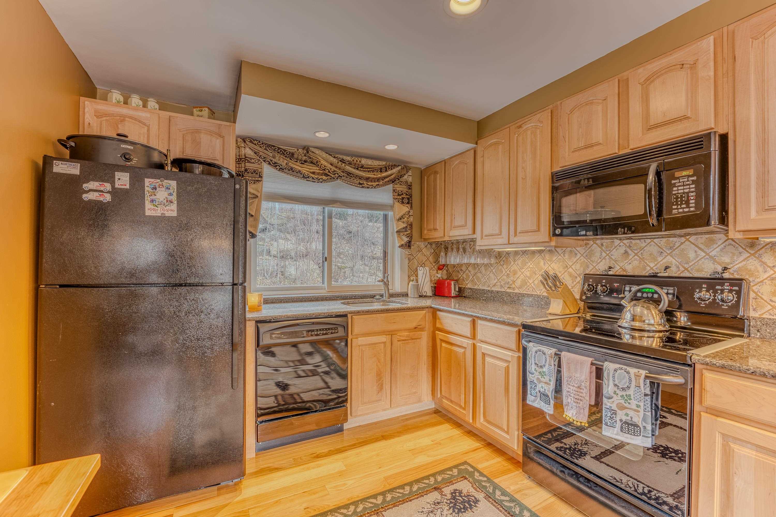 34 Ravine Lane Unit: 3