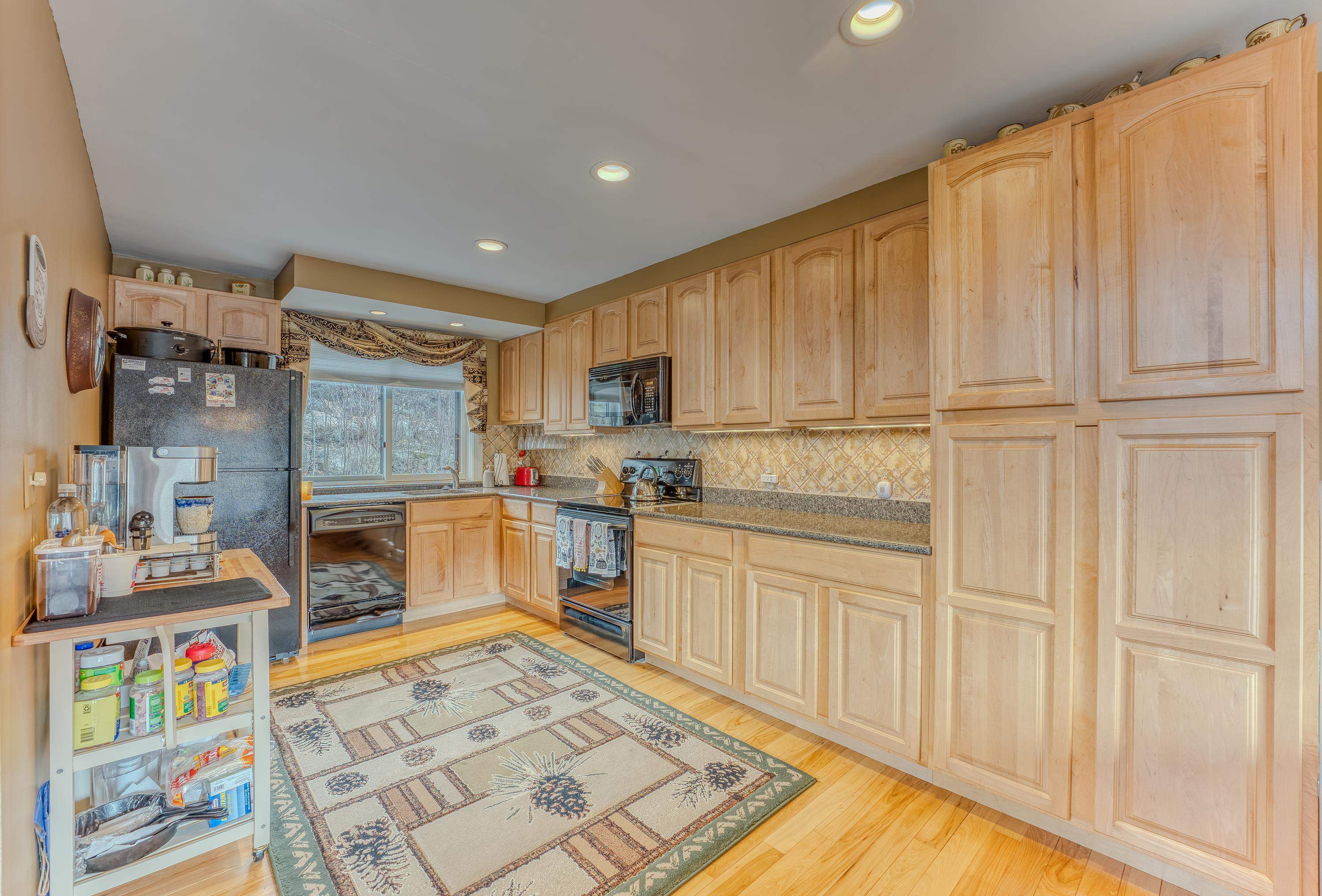 34 Ravine Lane Unit: 3