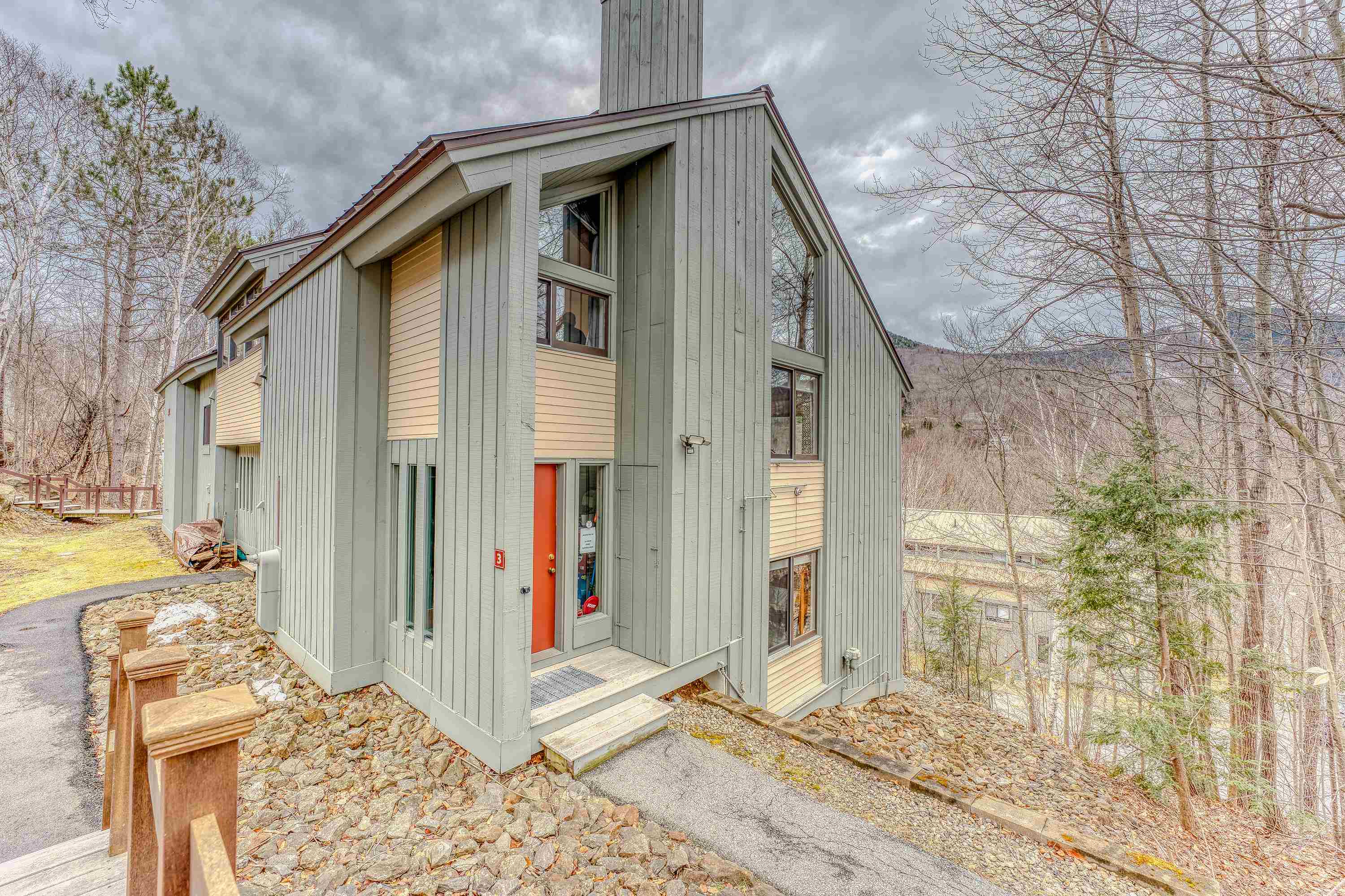 34 Ravine Lane Unit: 3