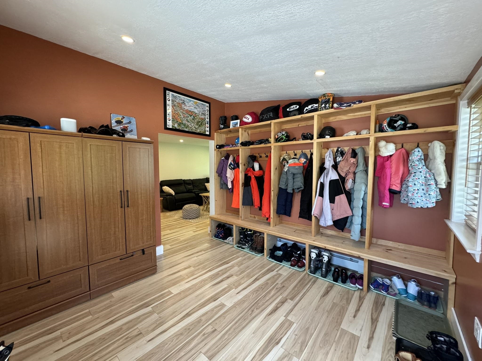 231 Daniel Webster Highway