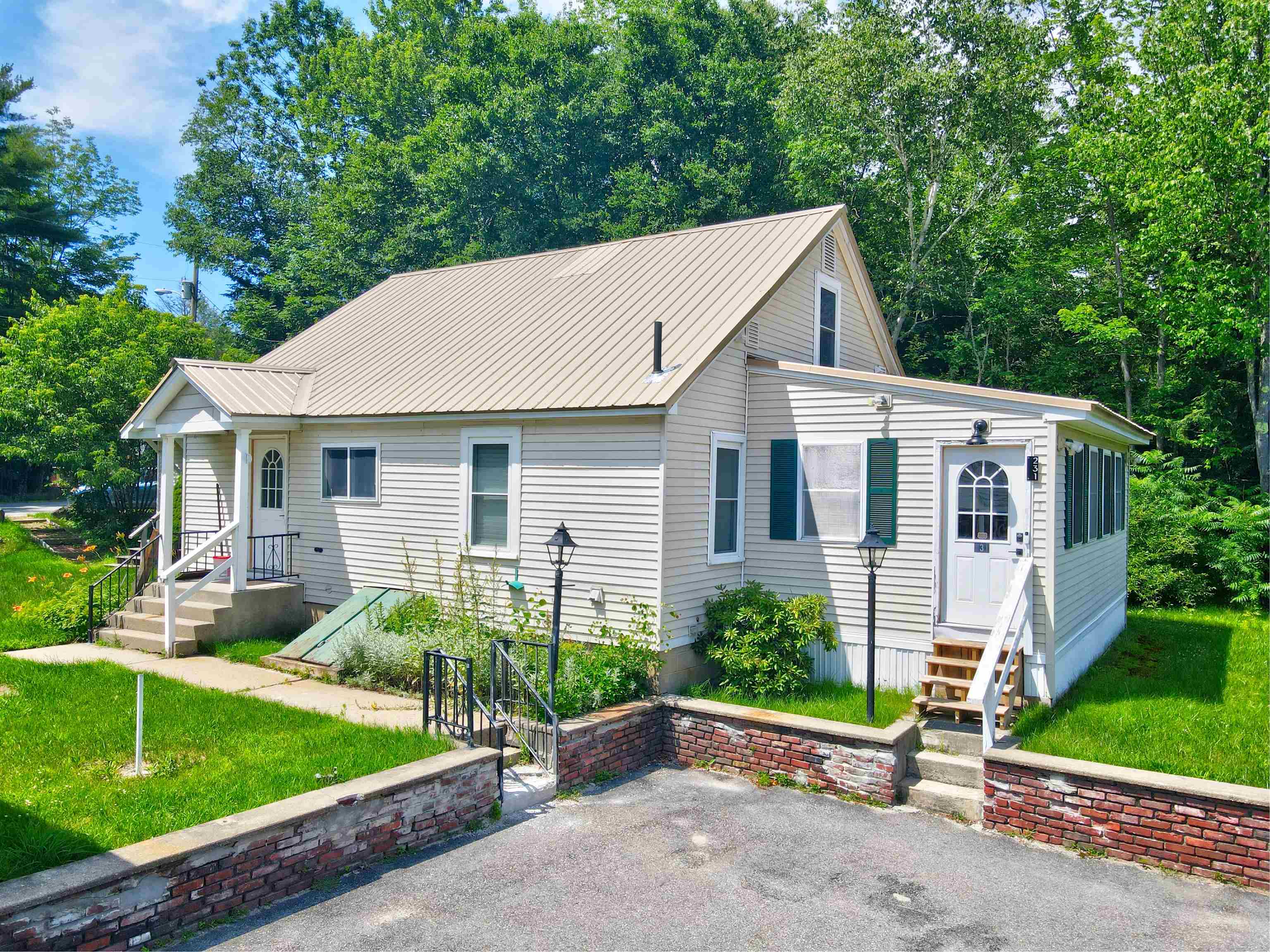 231 Daniel Webster Highway