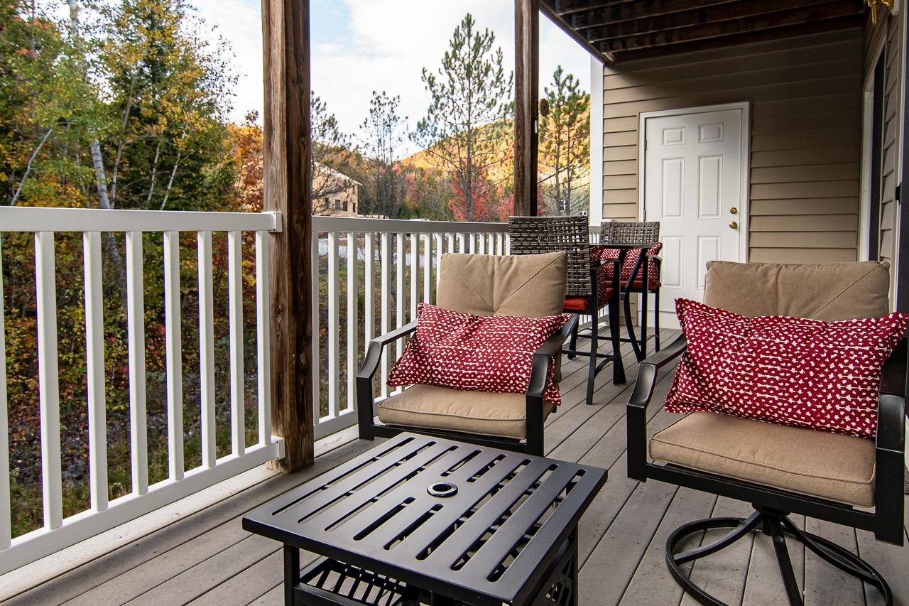 4 Twin Tip Terrace Unit: 7