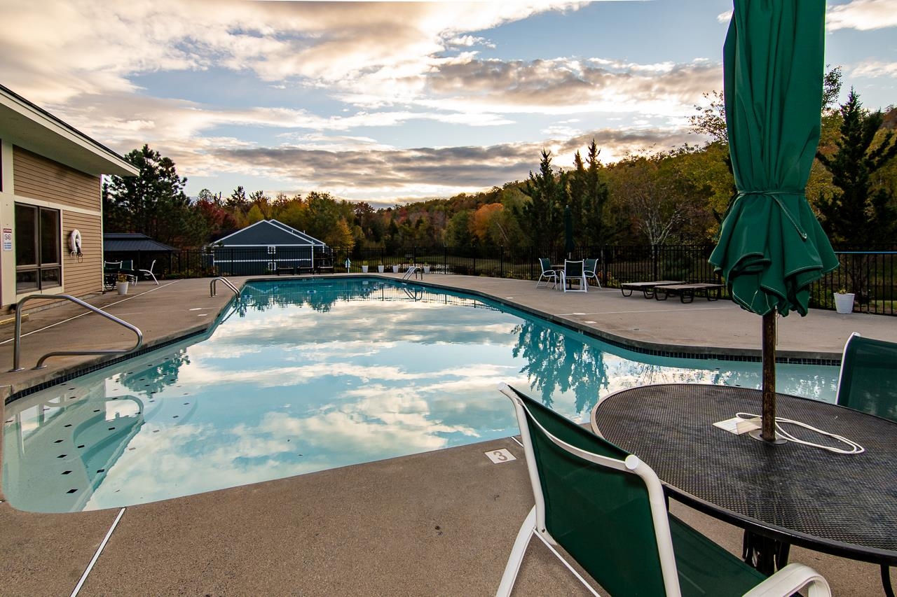 4 Twin Tip Terrace Unit: 7