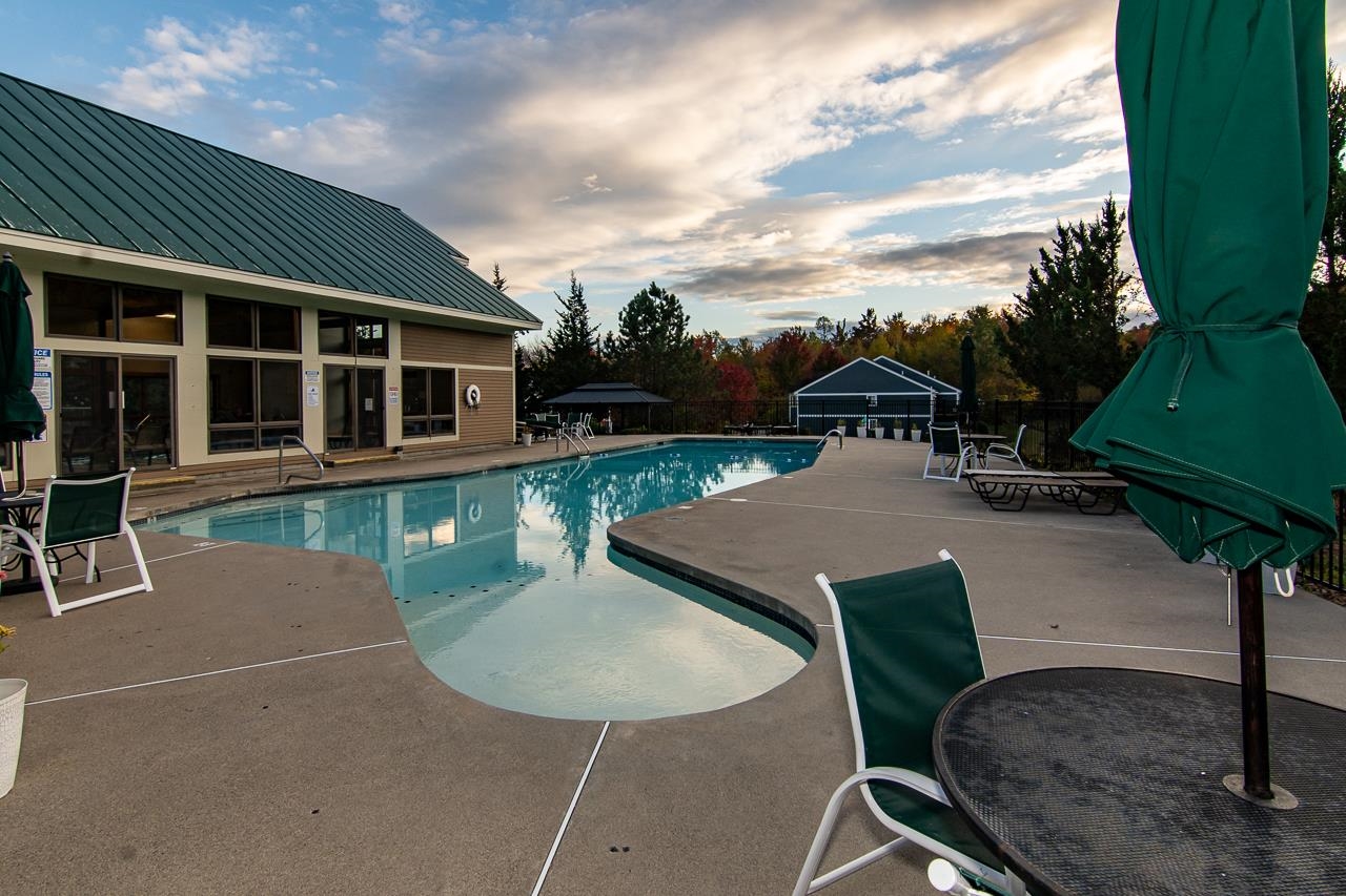 4 Twin Tip Terrace Unit: 7