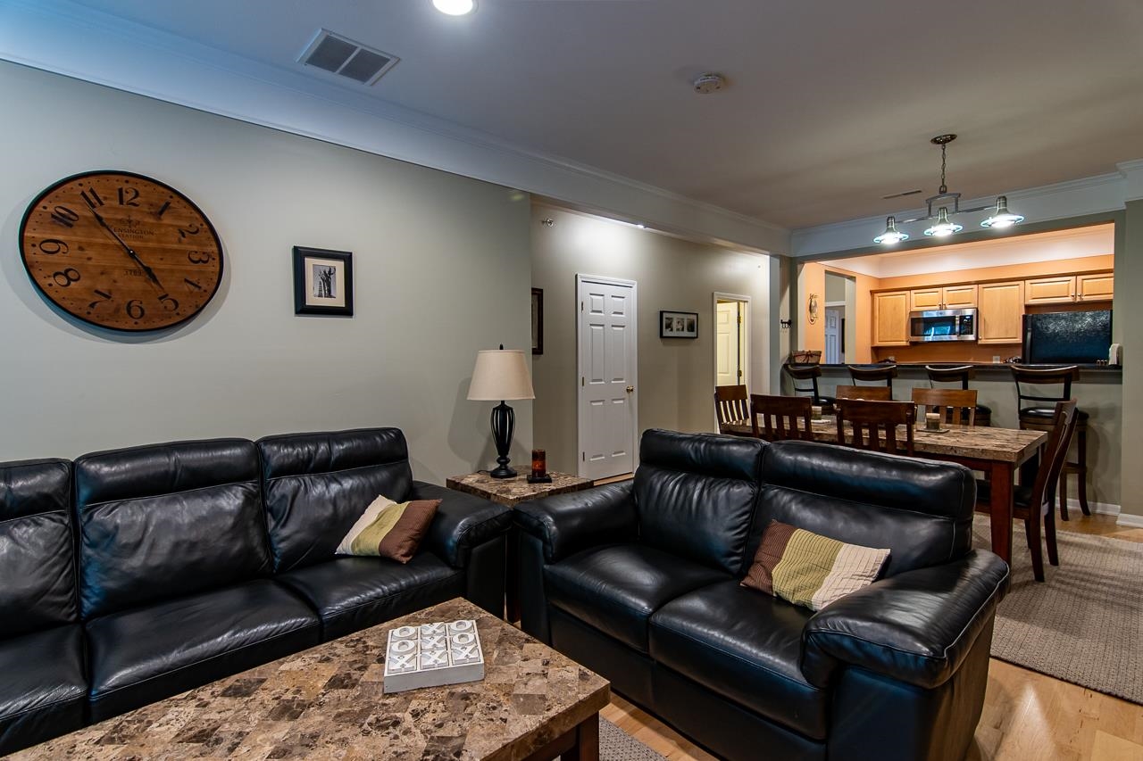 4 Twin Tip Terrace Unit: 7