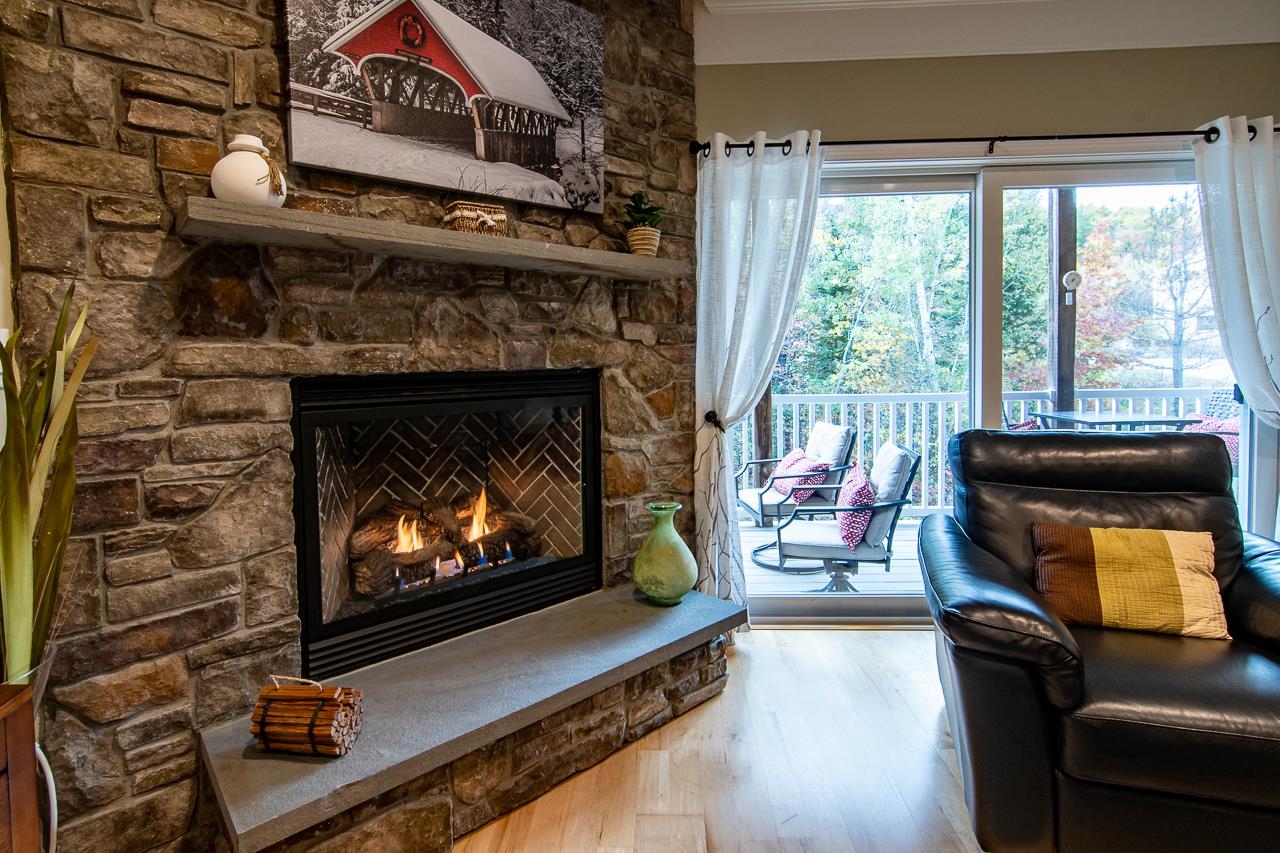 4 Twin Tip Terrace Unit: 7