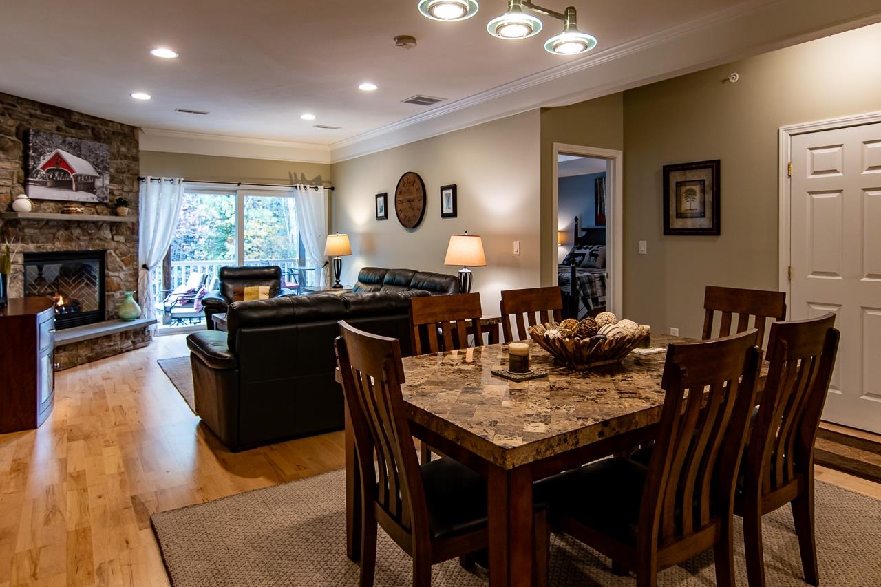 4 Twin Tip Terrace Unit: 7