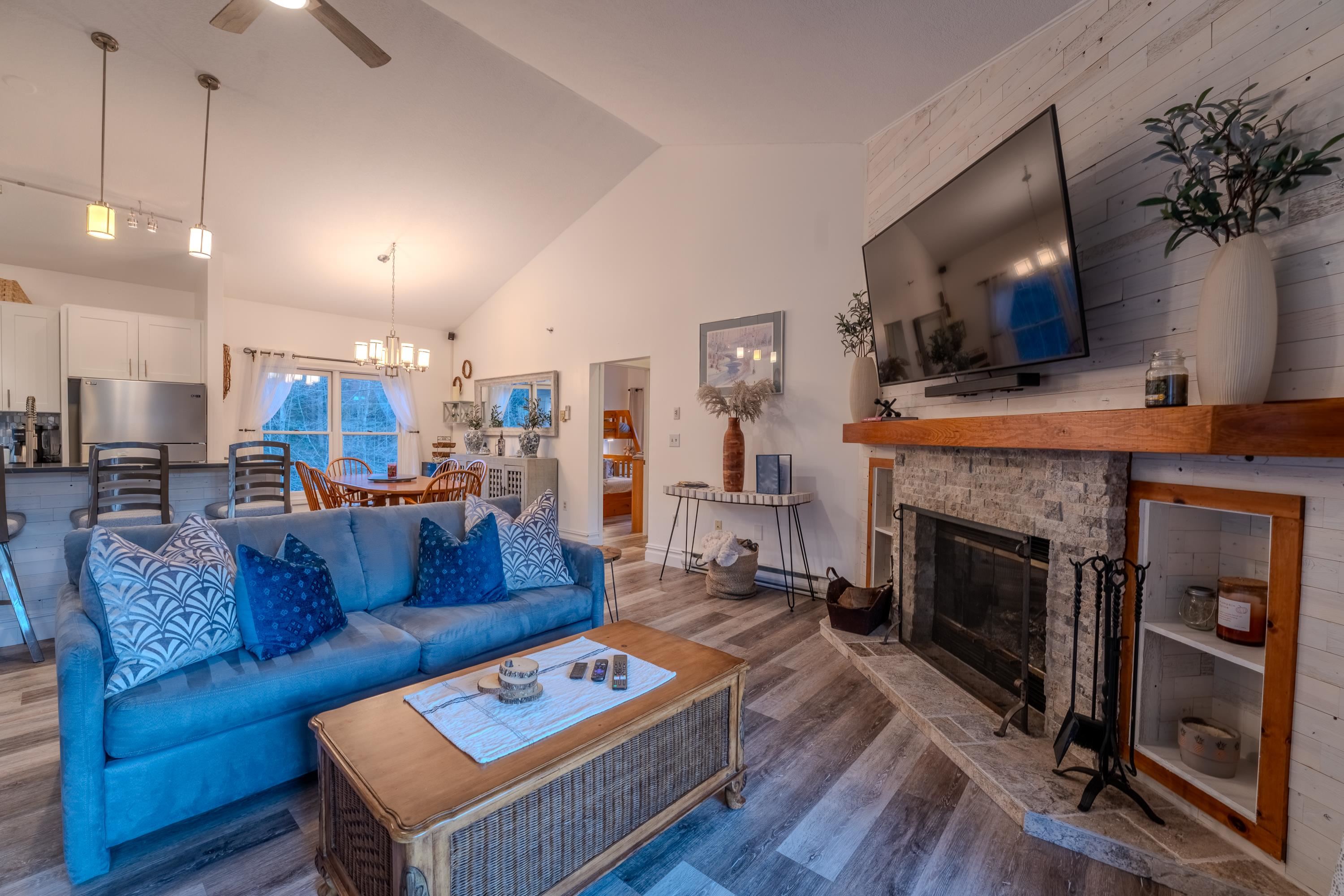 65 Riverfront Drive Unit: 216