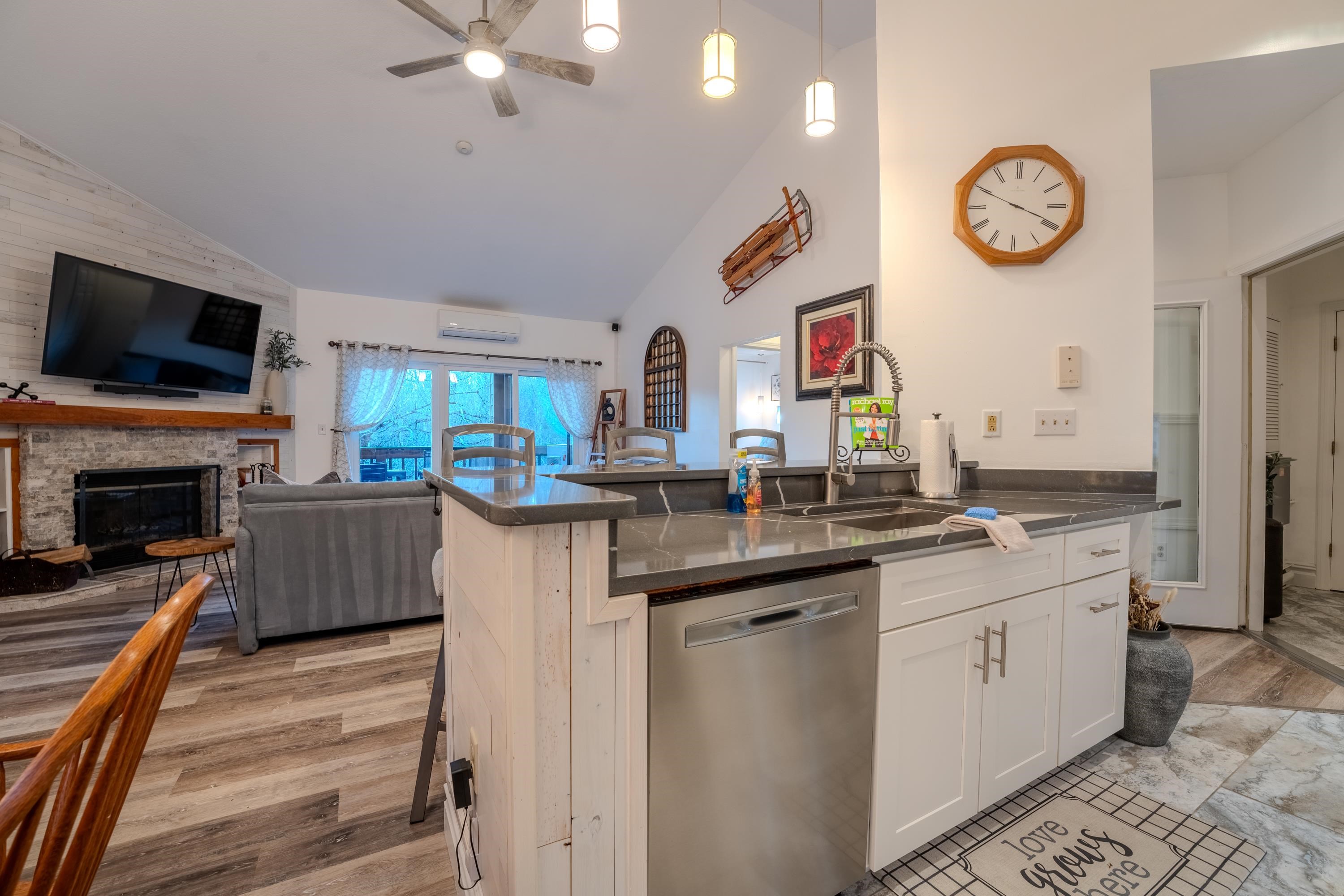 65 Riverfront Drive Unit: 216