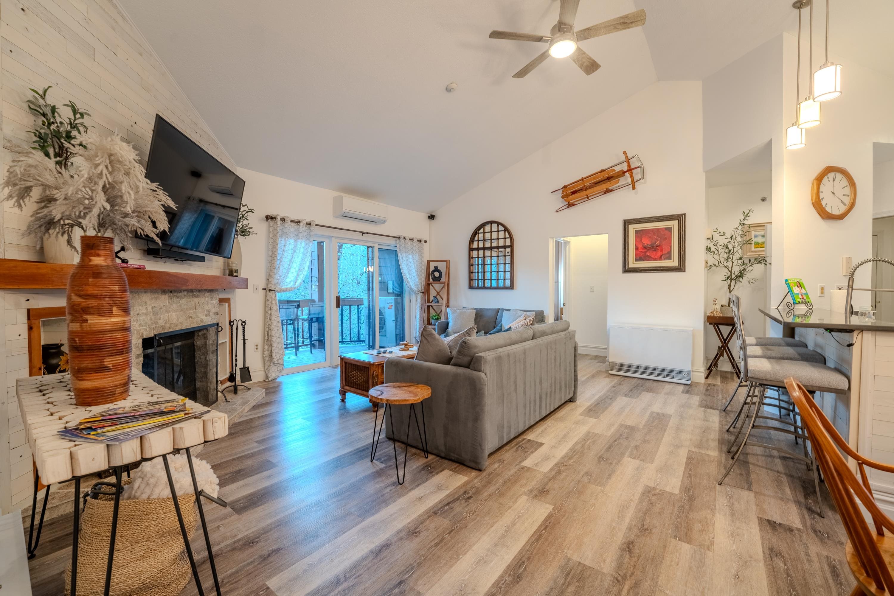 65 Riverfront Drive Unit: 216