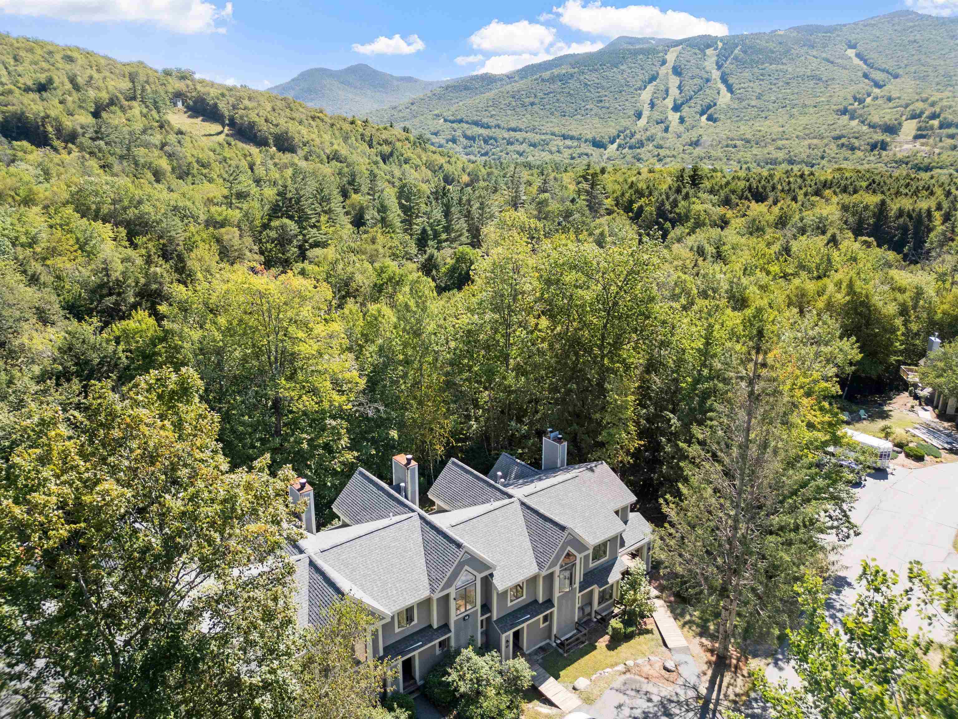 18 Woodsview Lane Unit: 2