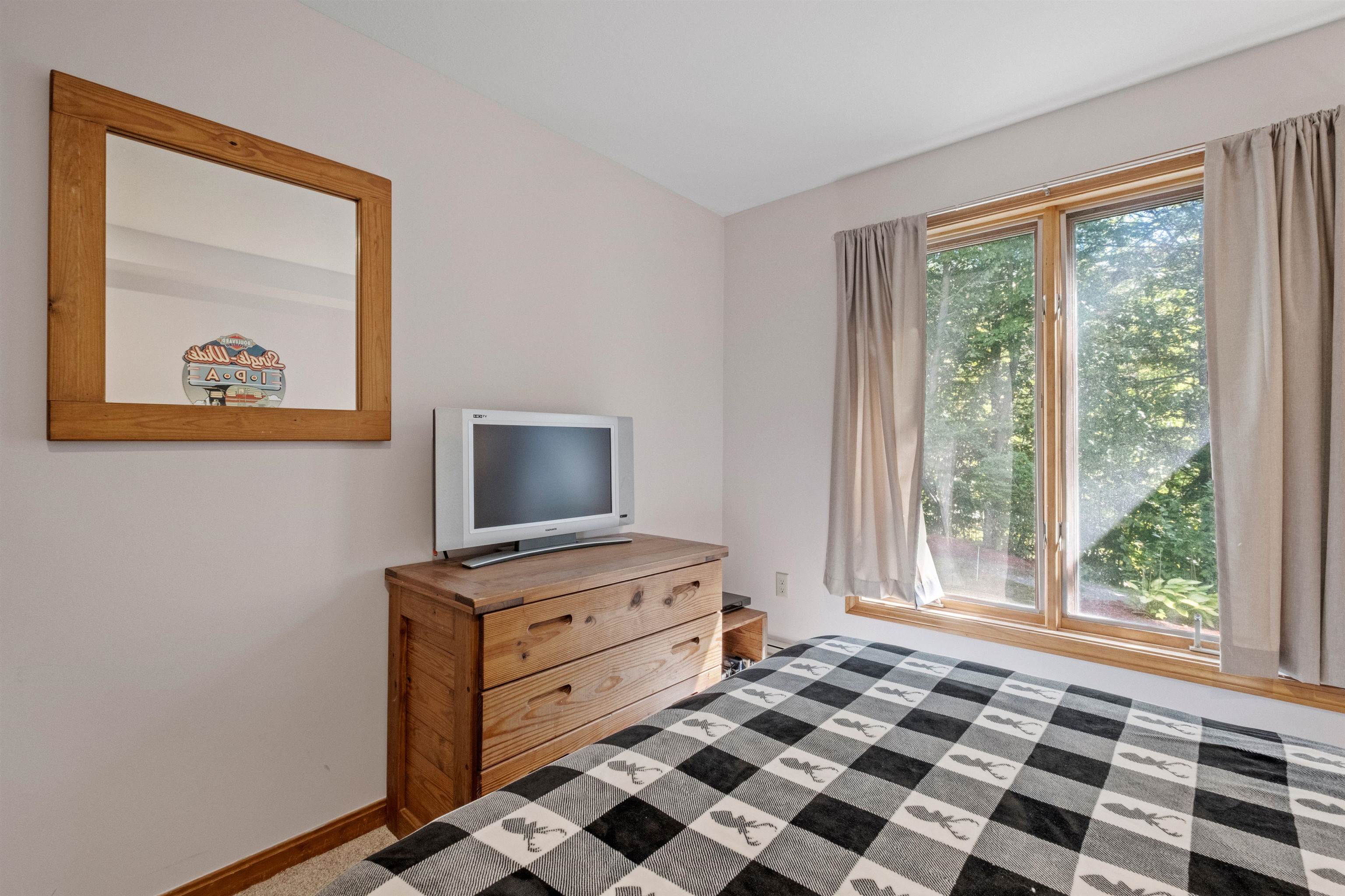 18 Woodsview Lane Unit: 2