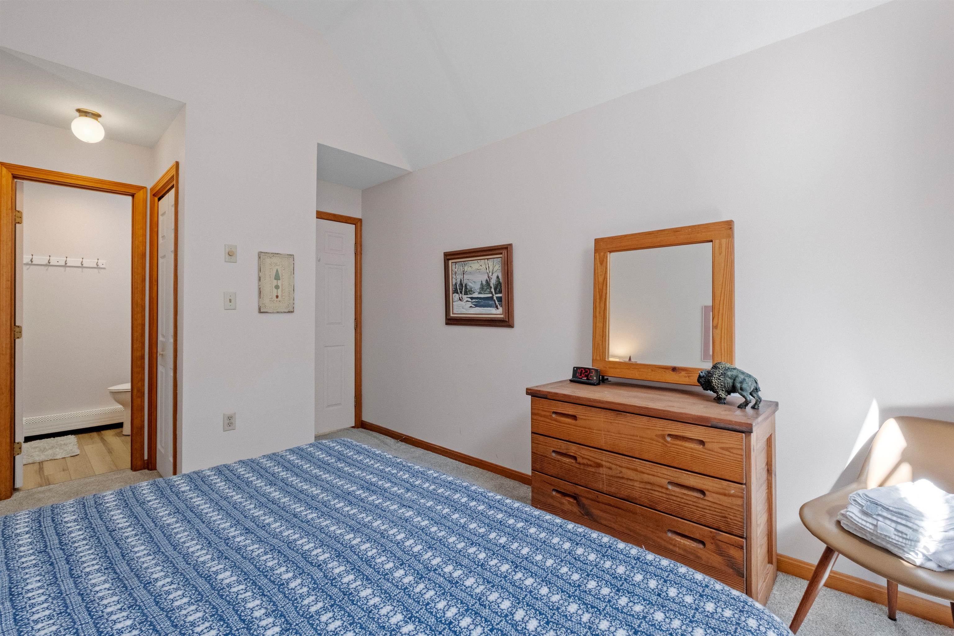 18 Woodsview Lane Unit: 2