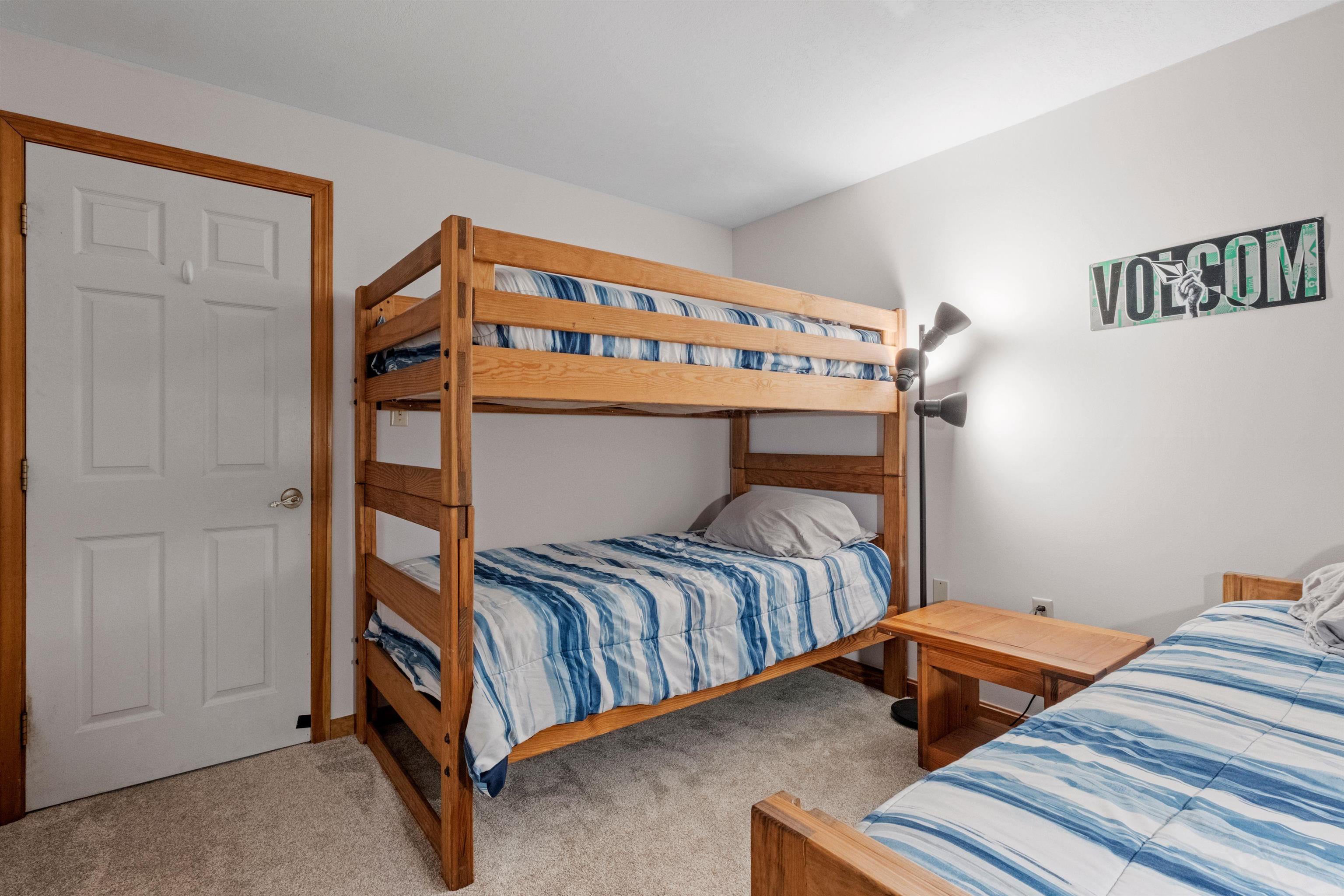 18 Woodsview Lane Unit: 2