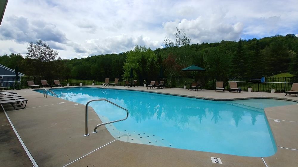 18 Woodsview Lane Unit: 2