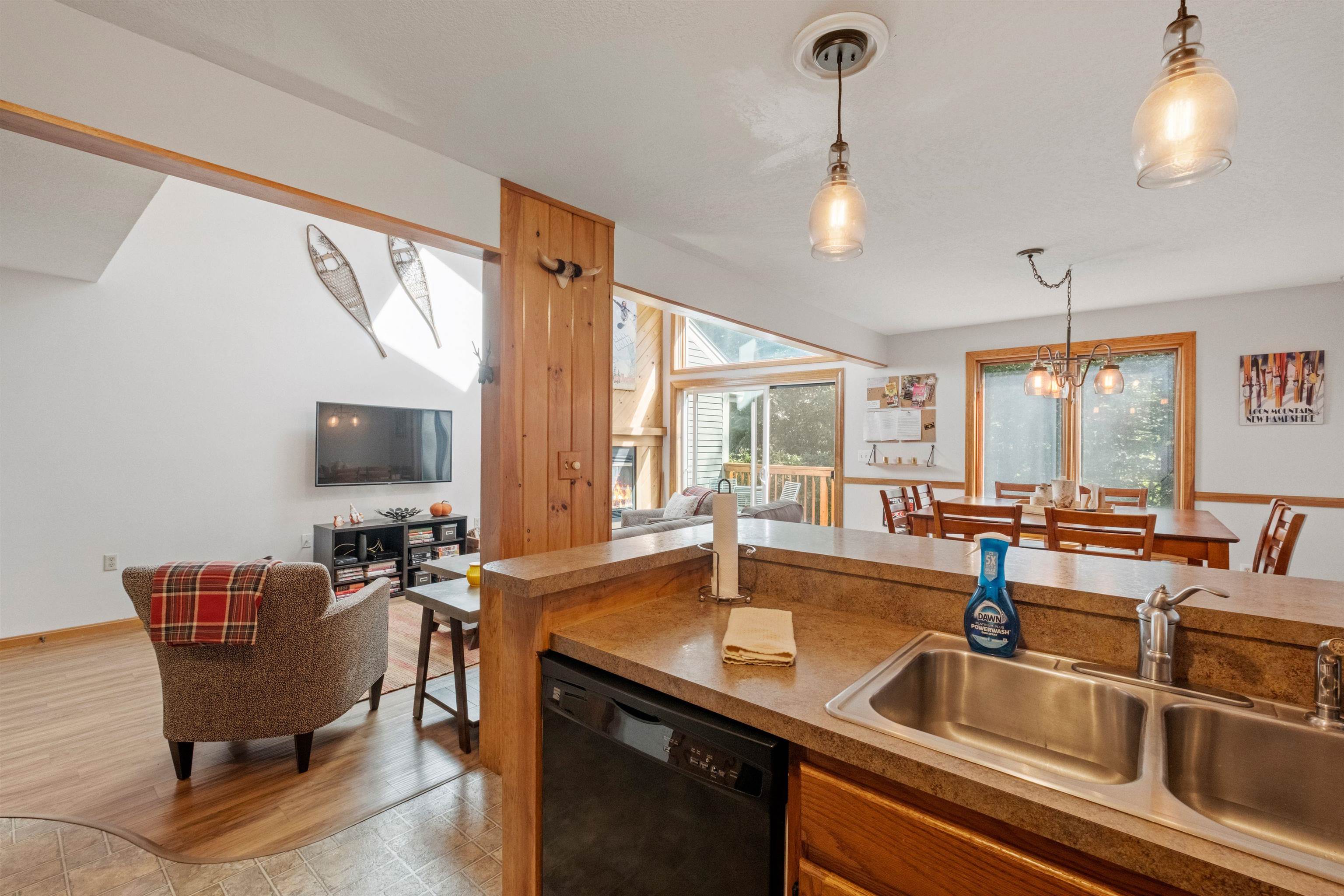 18 Woodsview Lane Unit: 2