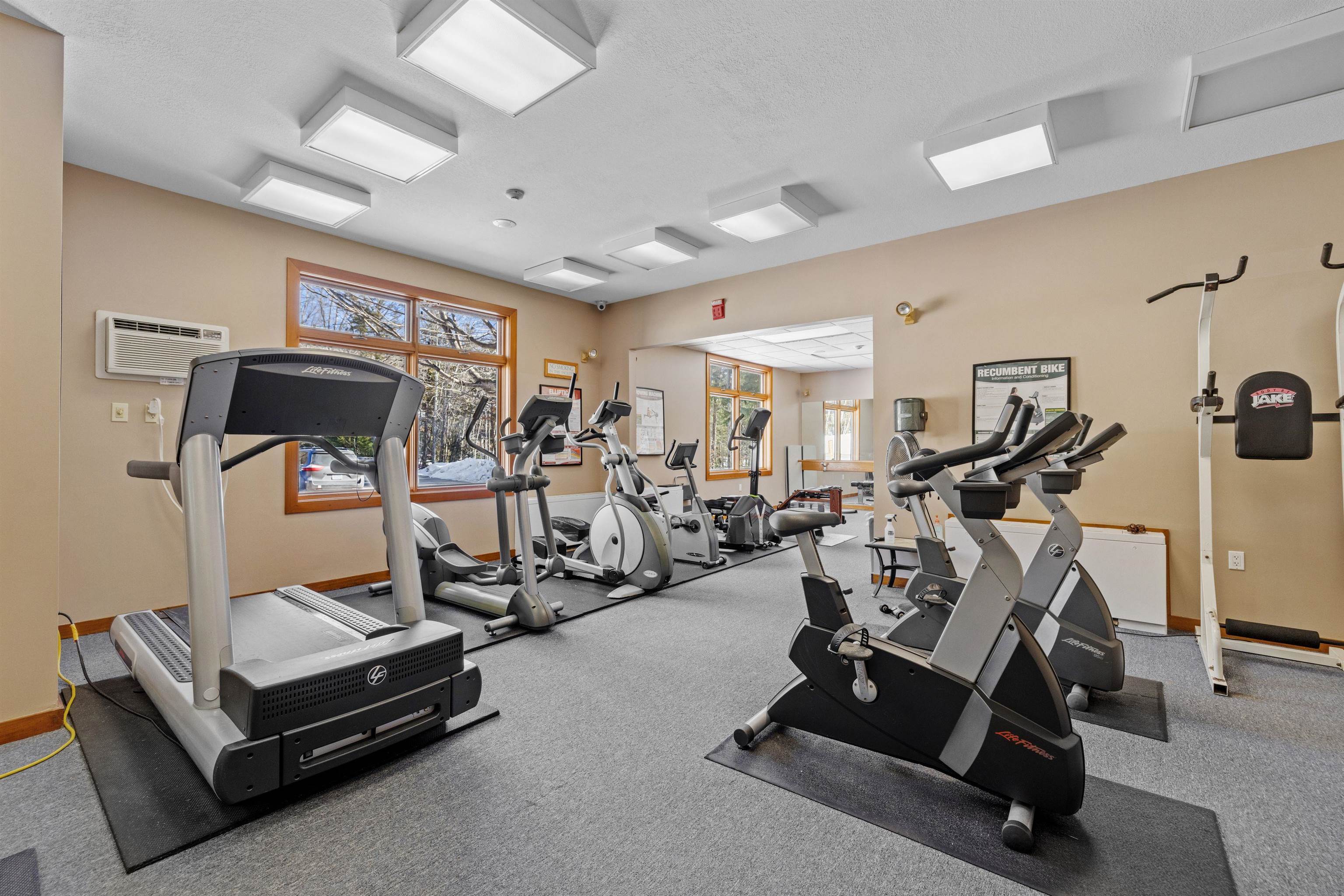 18 Woodsview Lane Unit: 2