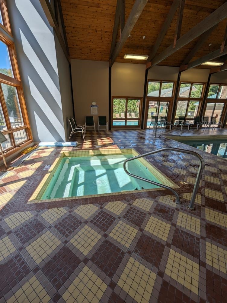 18 Woodsview Lane Unit: 2