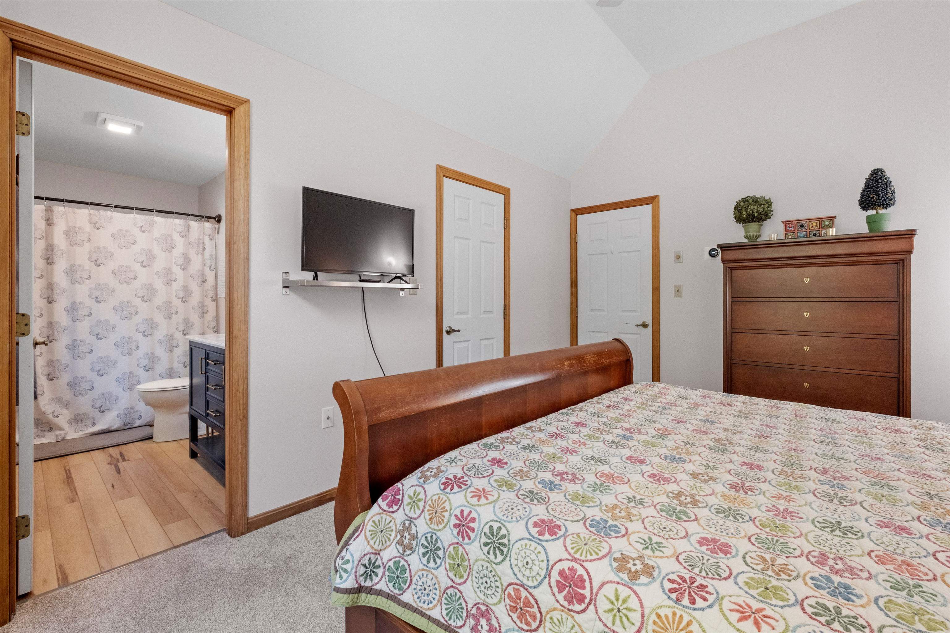 18 Woodsview Lane Unit: 2