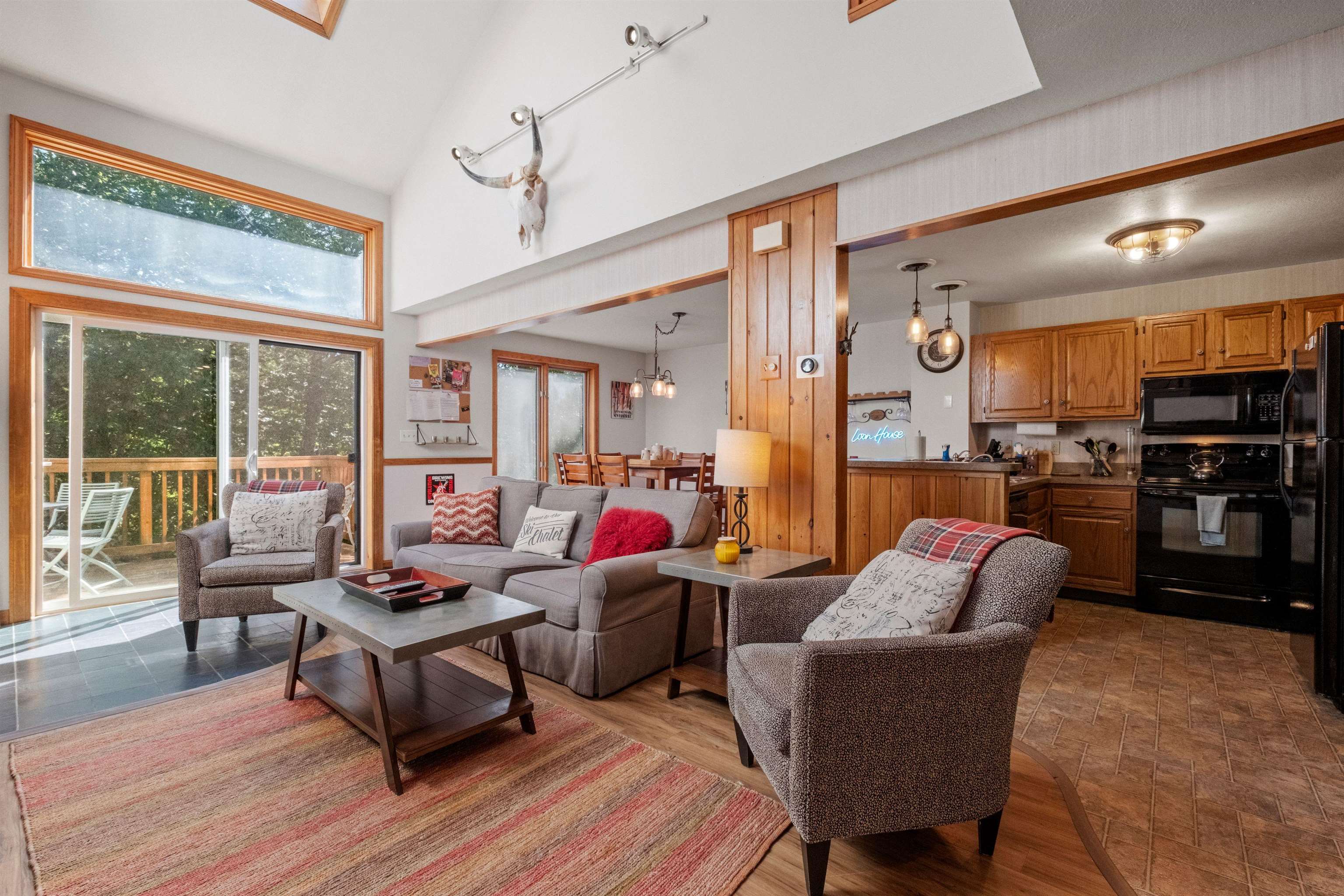 18 Woodsview Lane Unit: 2