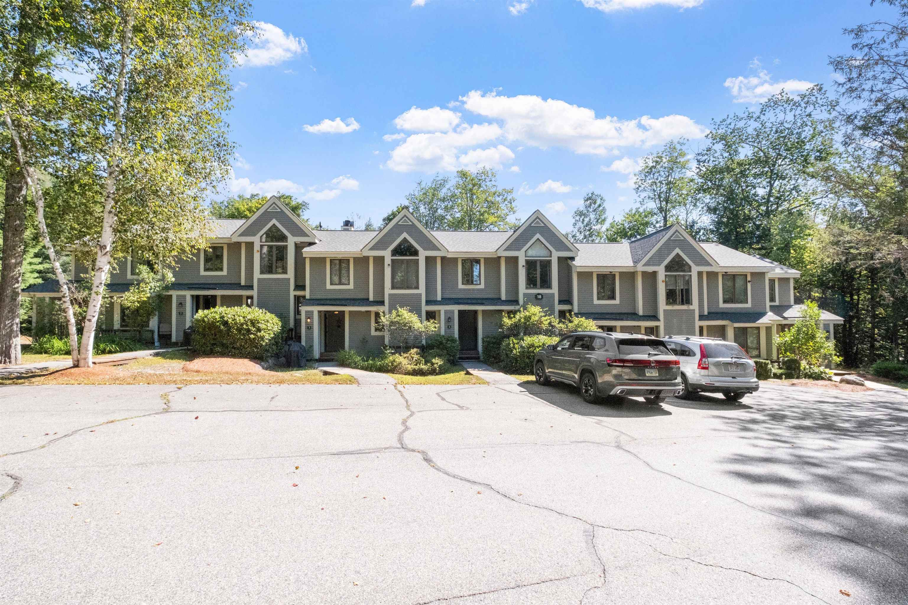 18 Woodsview Lane Unit: 2