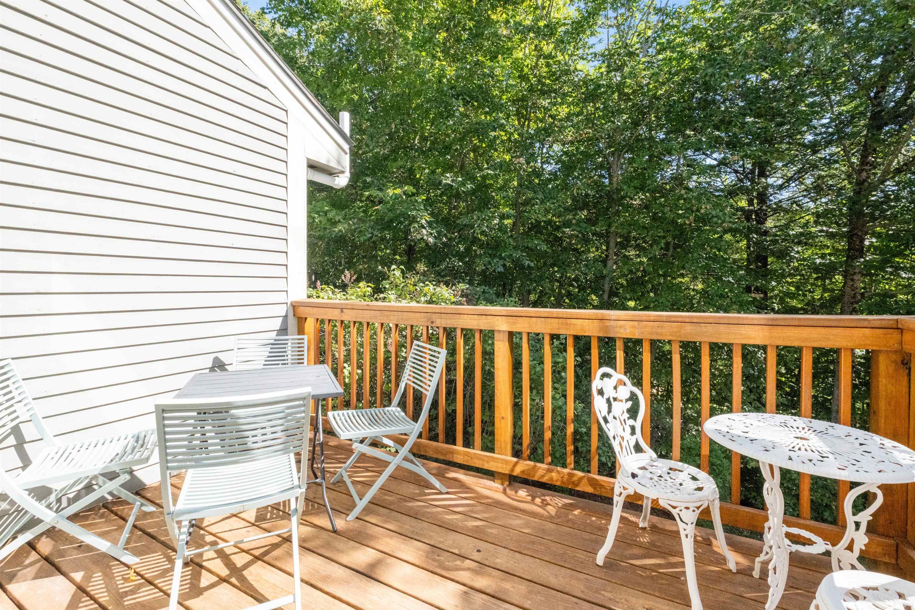 18 Woodsview Lane Unit: 2
