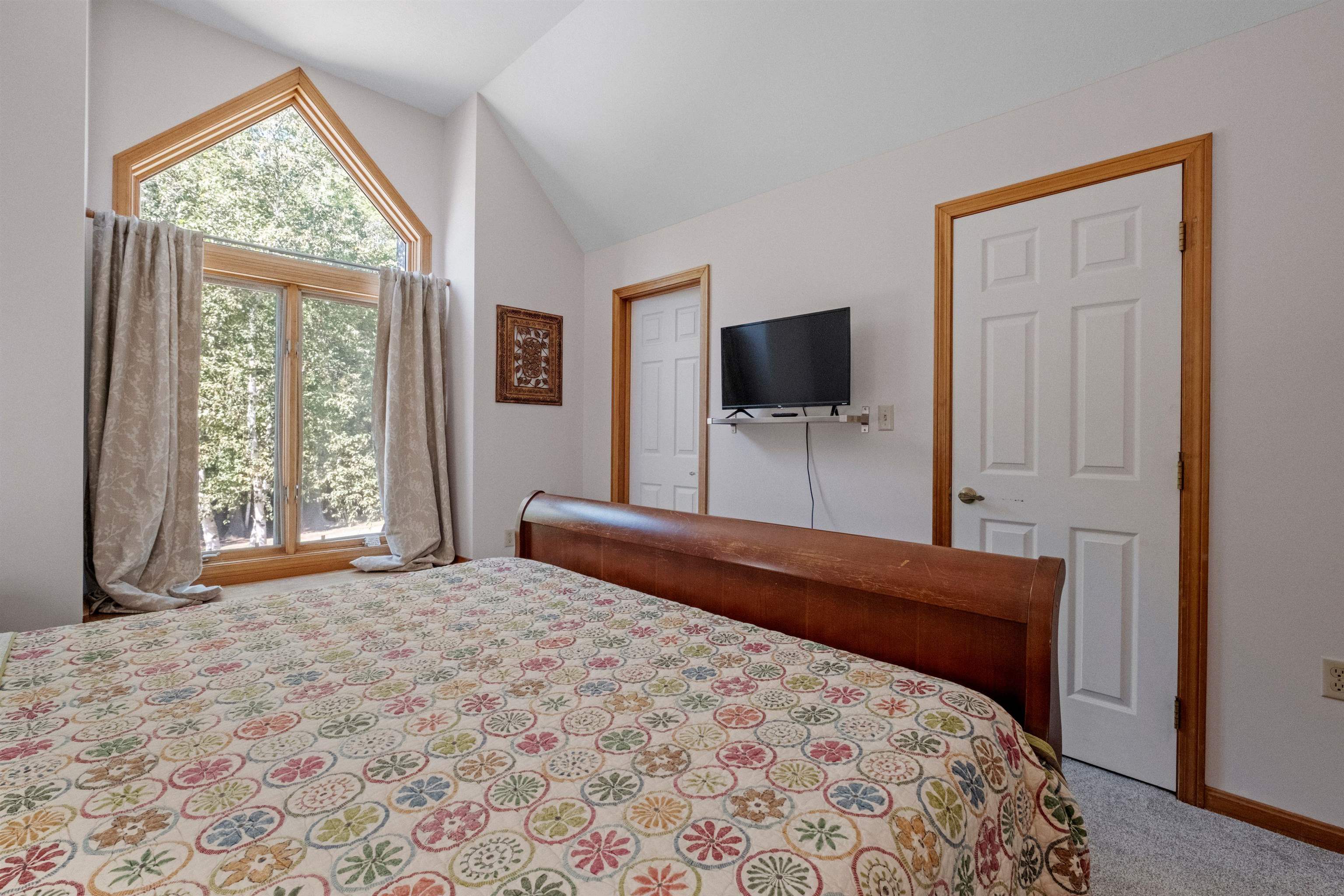 18 Woodsview Lane Unit: 2