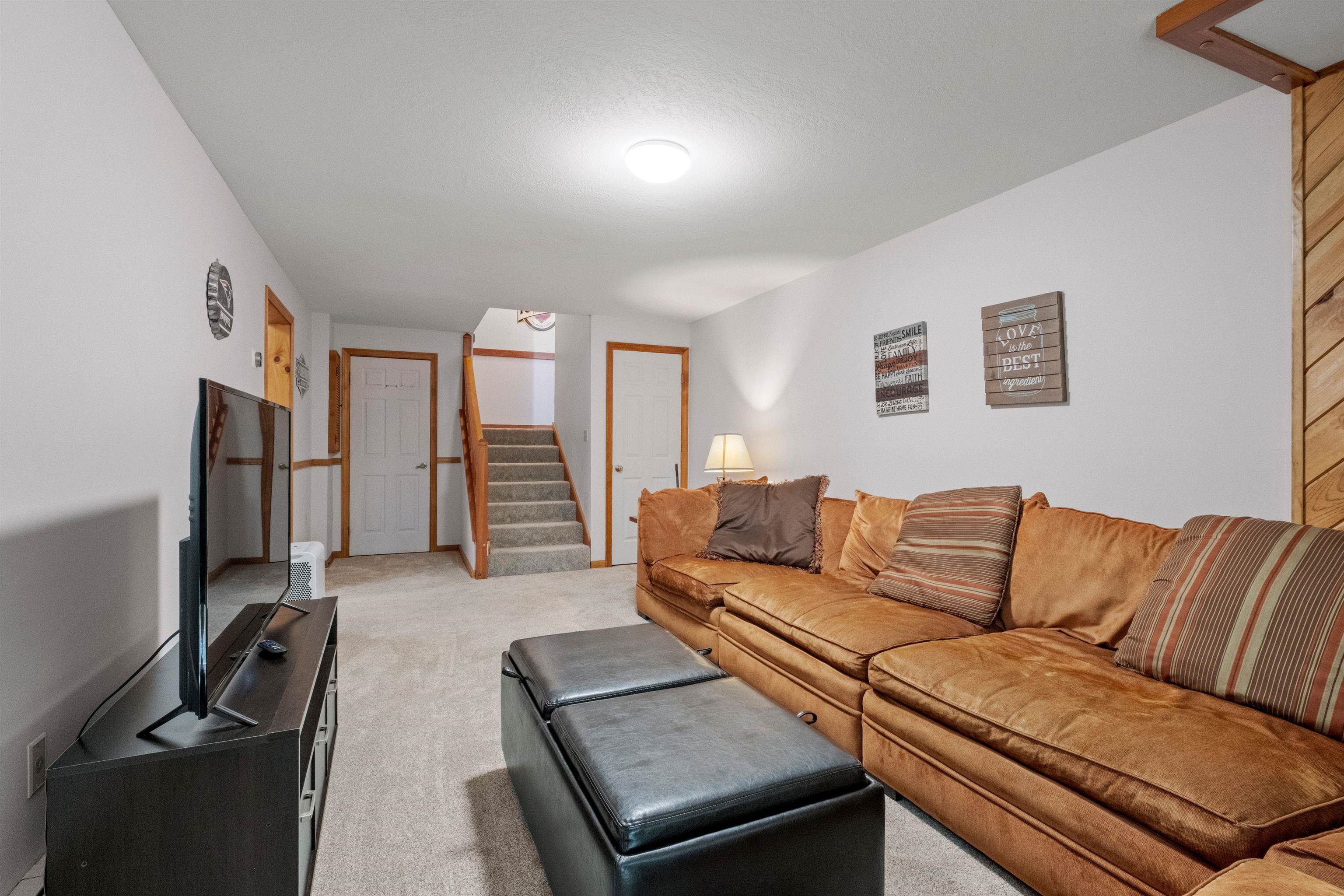 18 Woodsview Lane Unit: 2