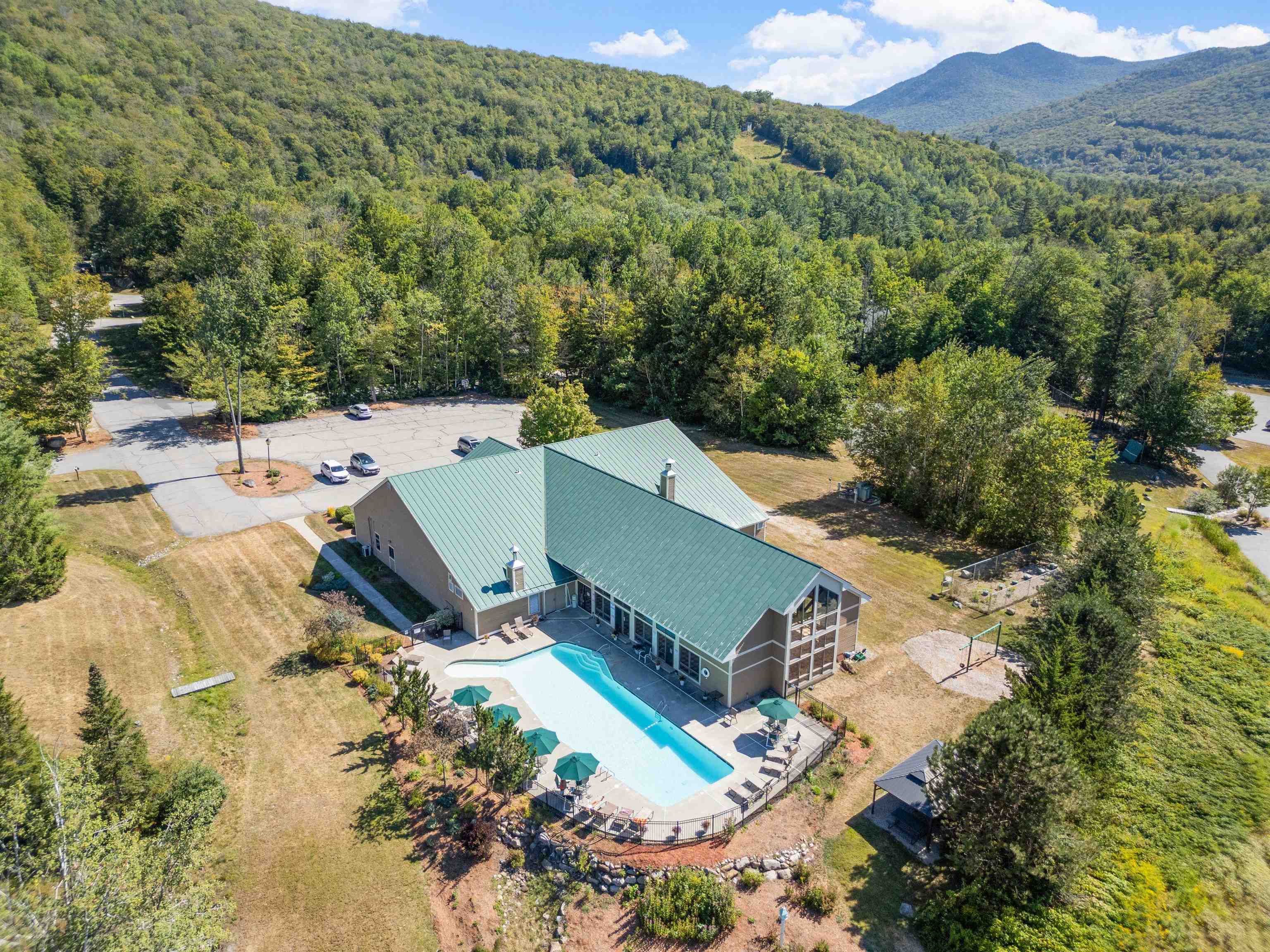 18 Woodsview Lane Unit: 2