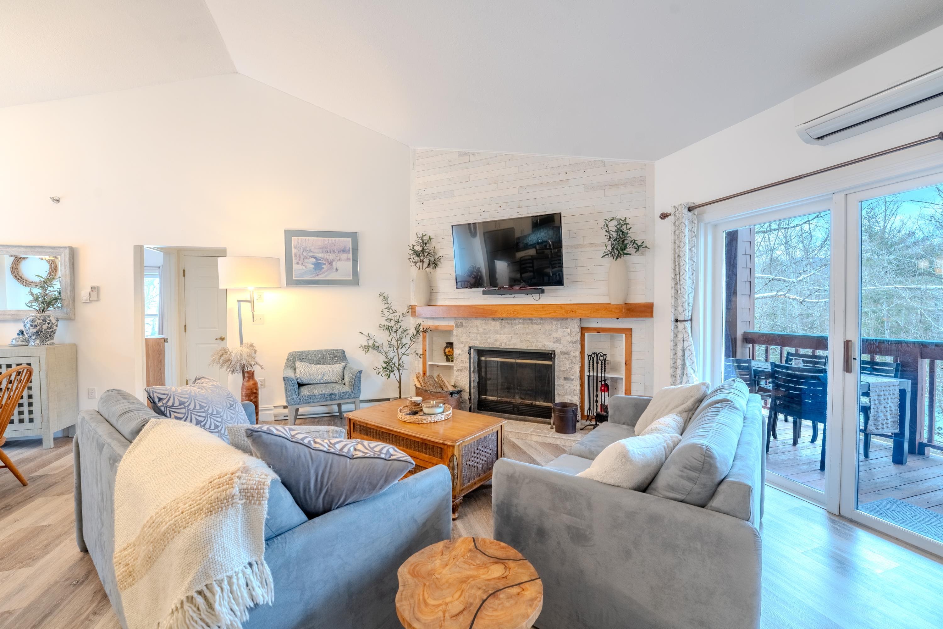 65 Riverfront Drive Unit: 216