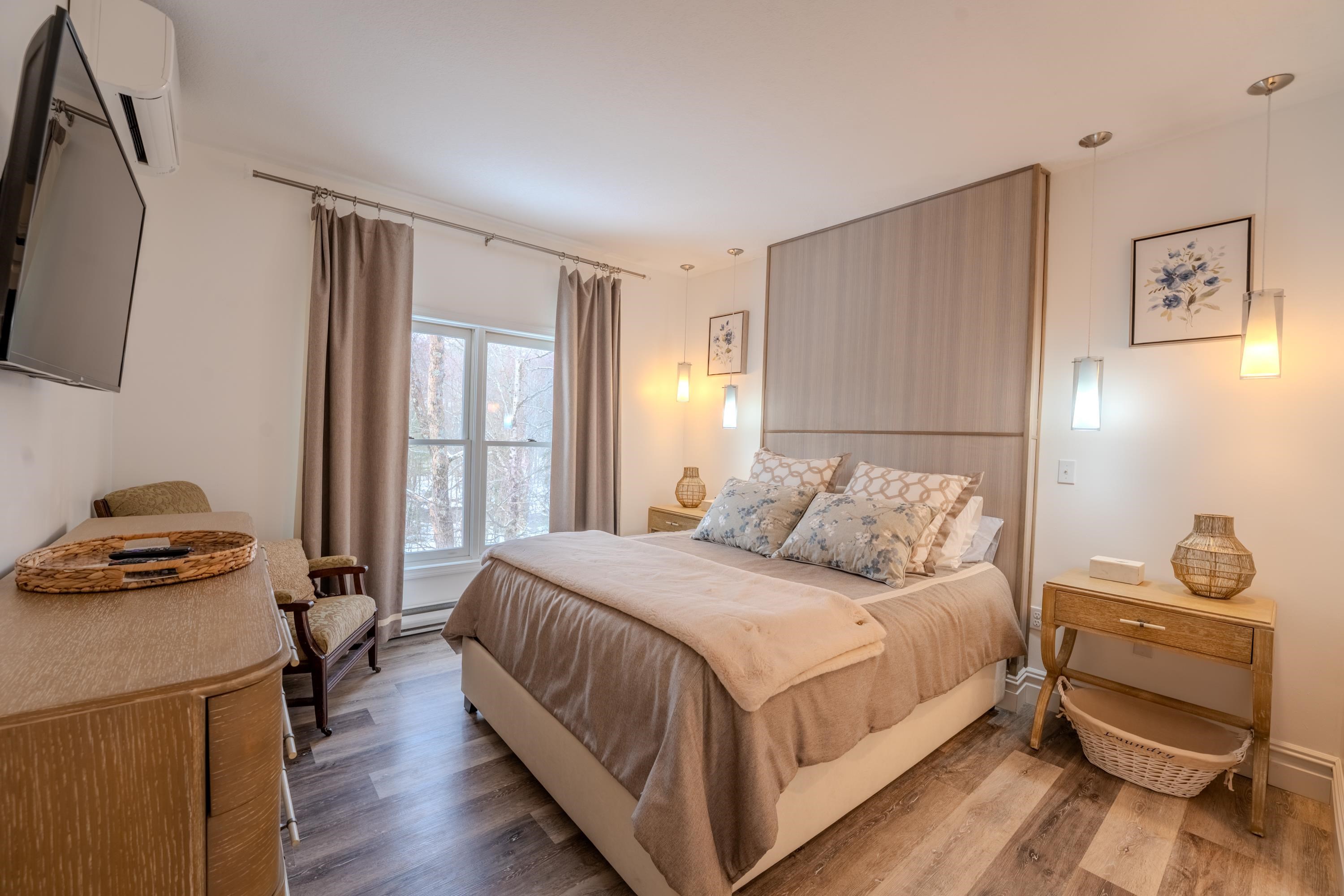 65 Riverfront Drive Unit: 216