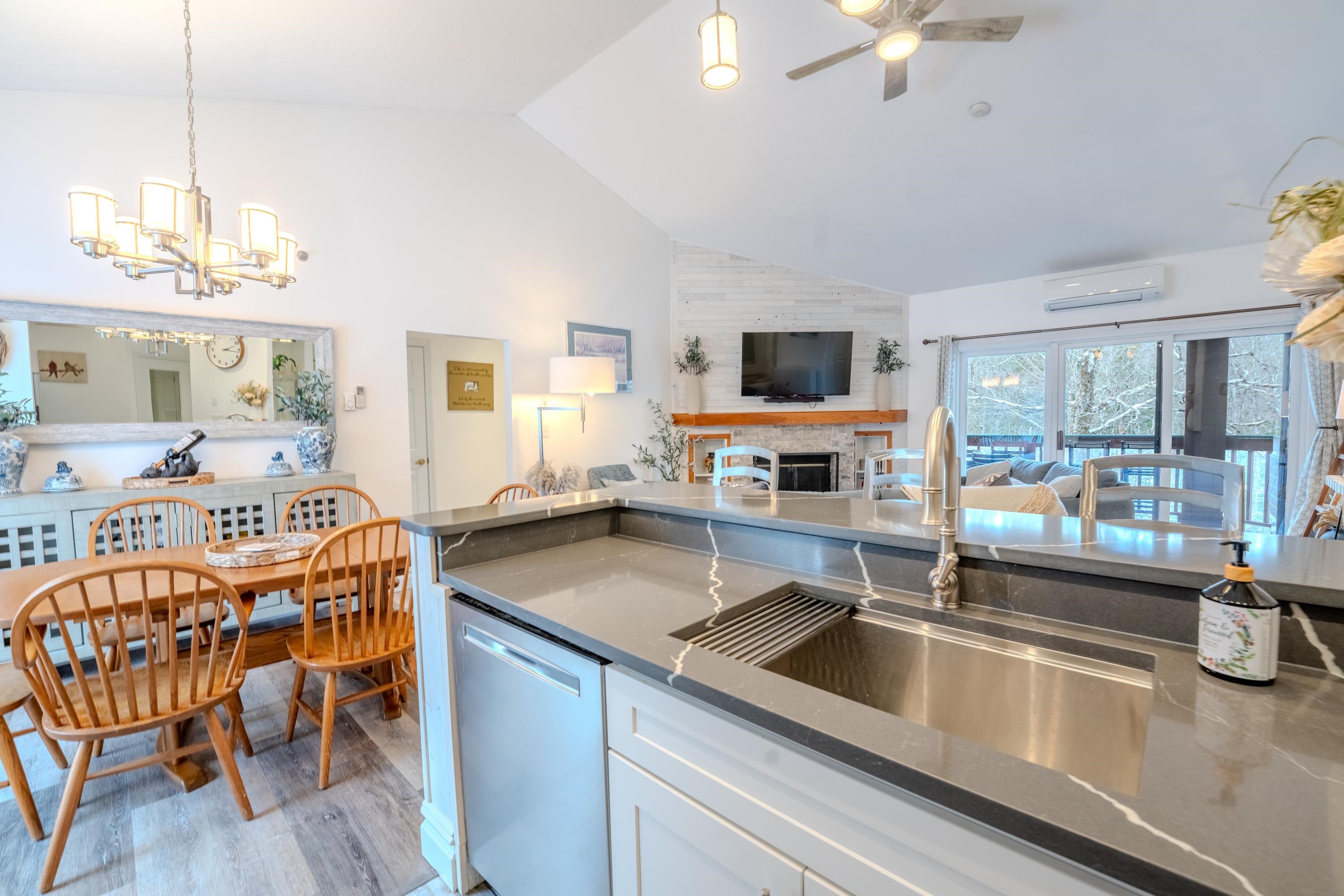 65 Riverfront Drive Unit: 216