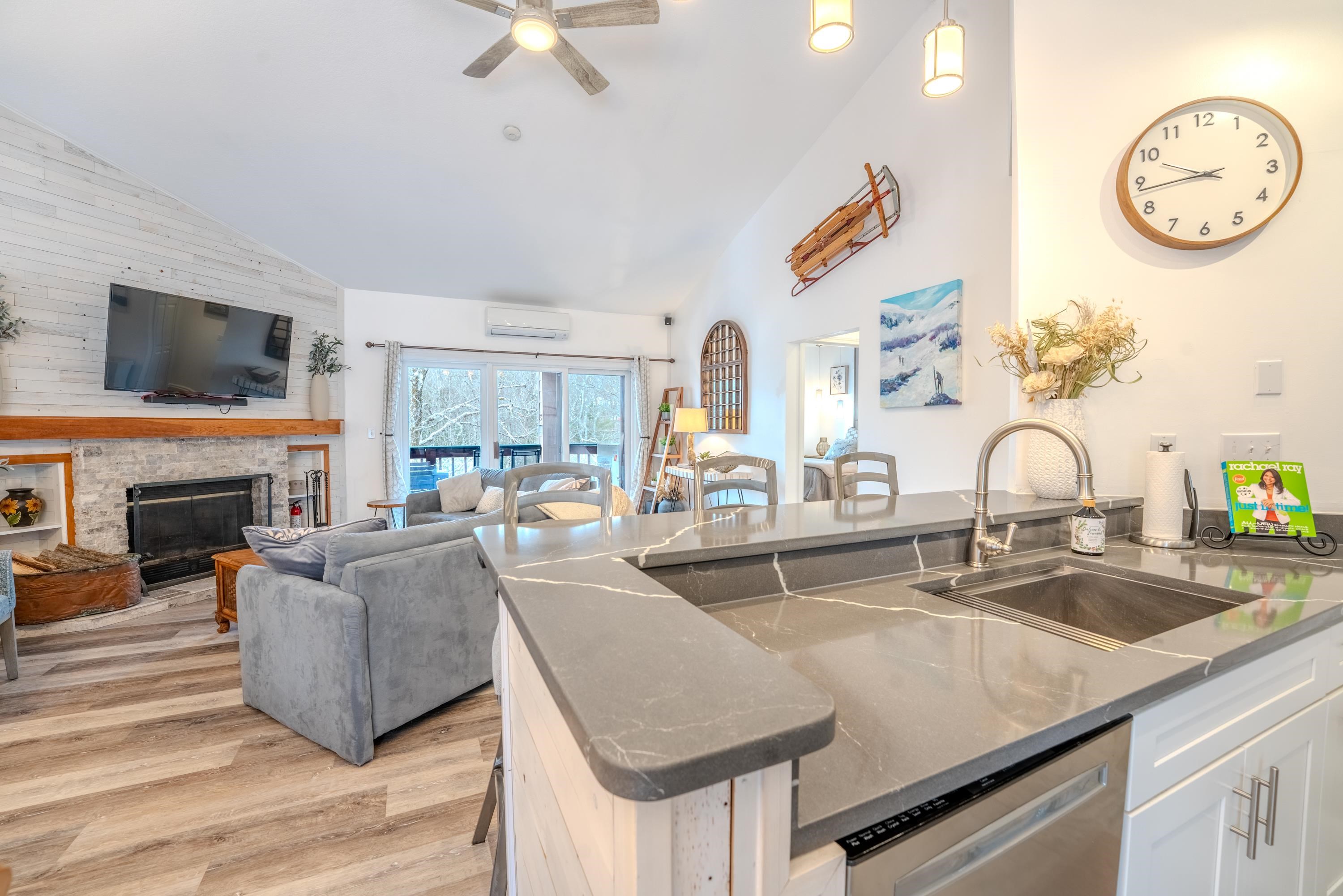 65 Riverfront Drive Unit: 216