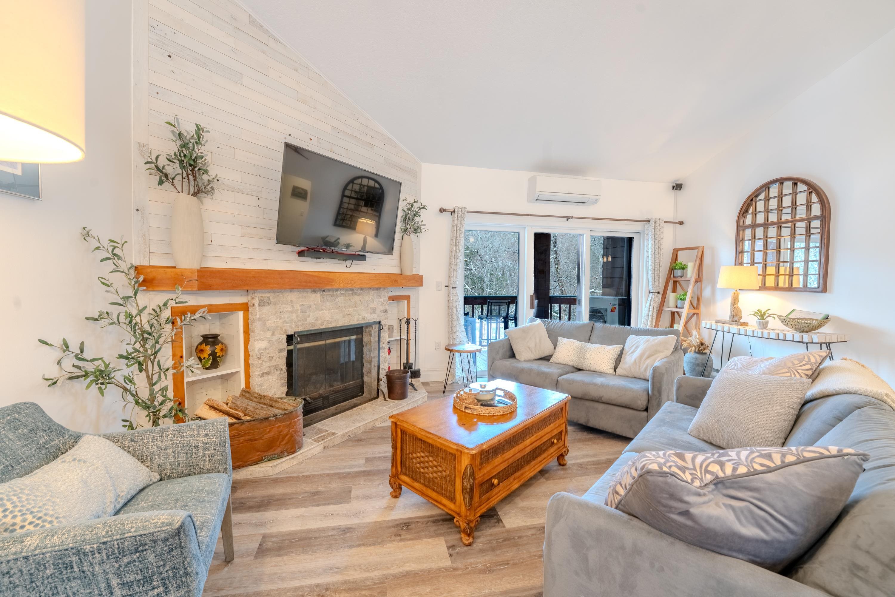 65 Riverfront Drive Unit: 216