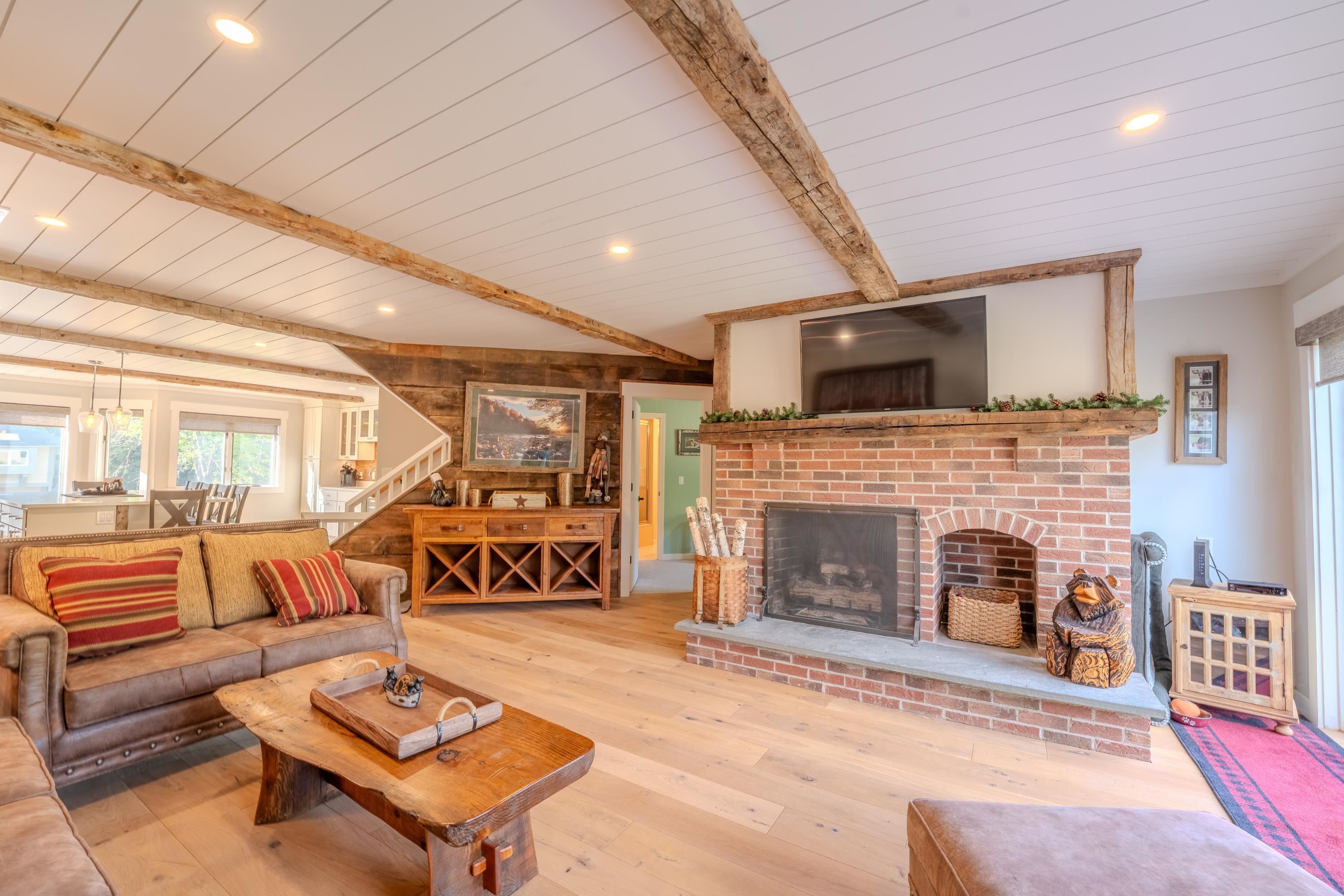 52 Bunker Lane Unit: 2