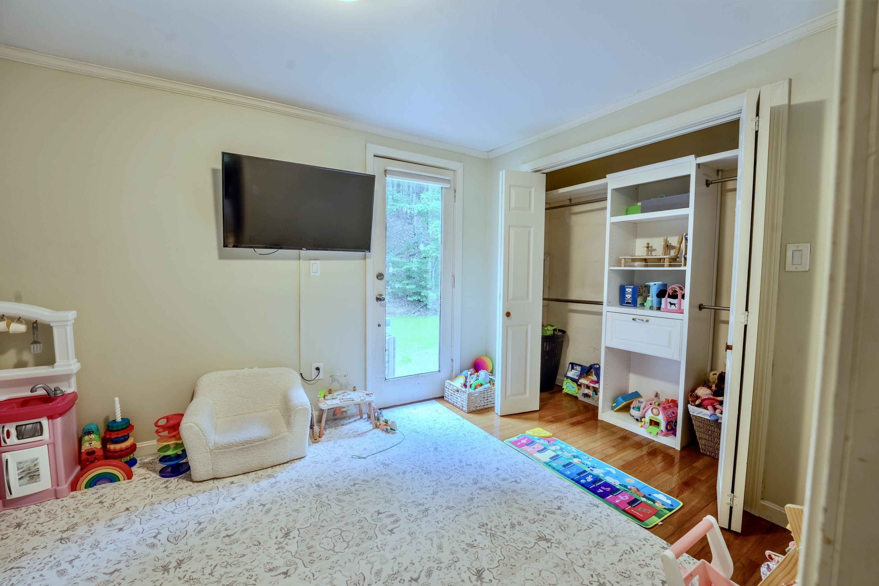 3421 River Road