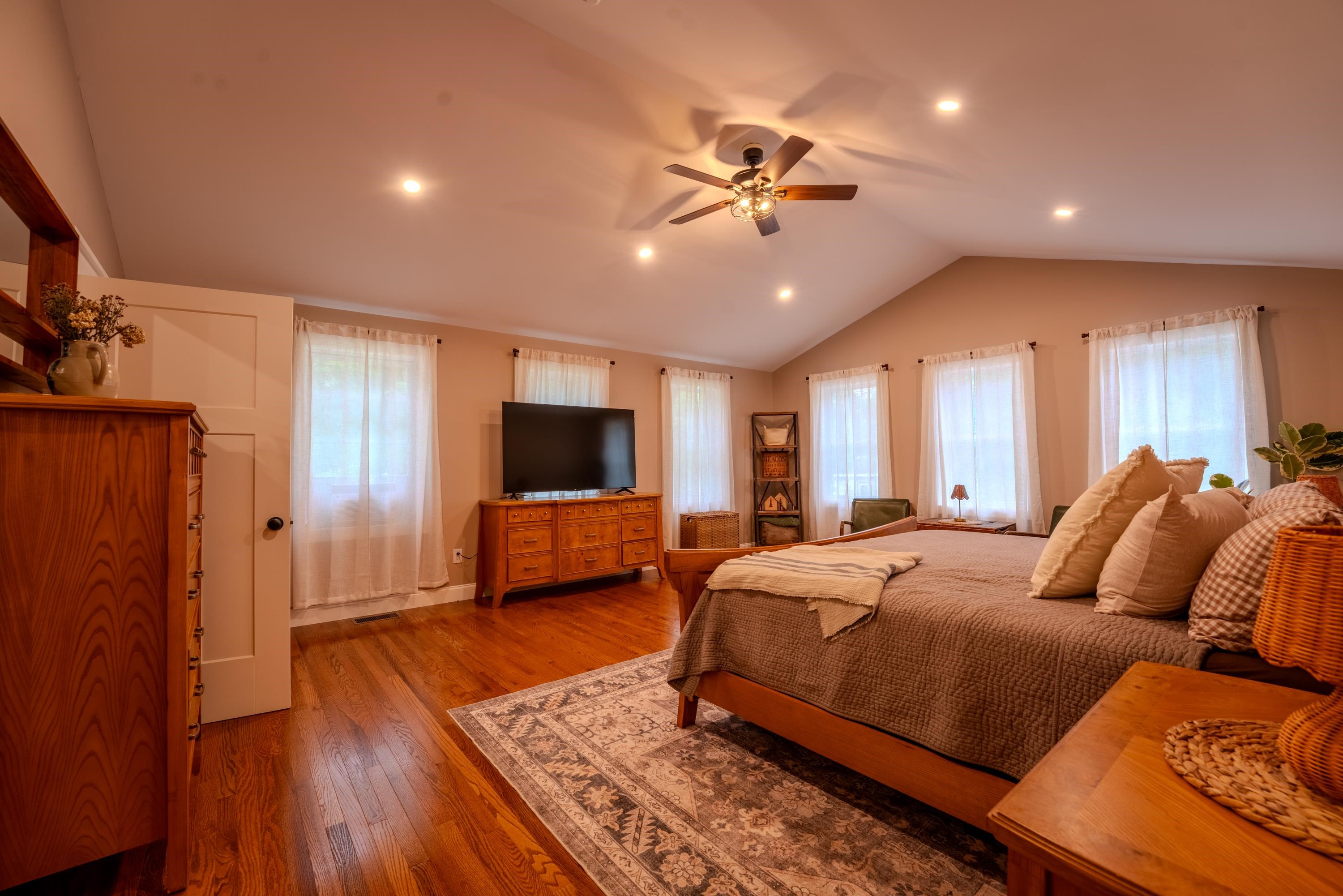 3421 River Road